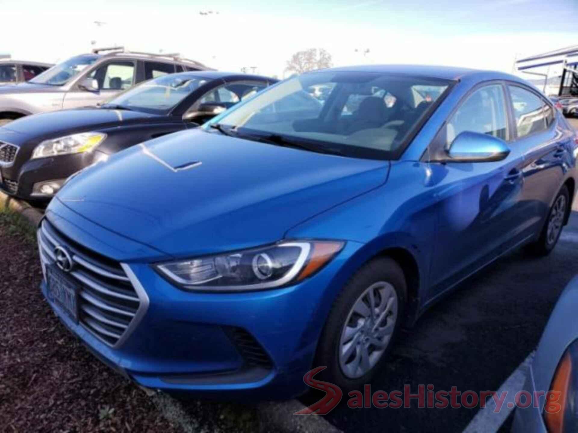 5NPD74LF2JH240255 2018 HYUNDAI ELANTRA