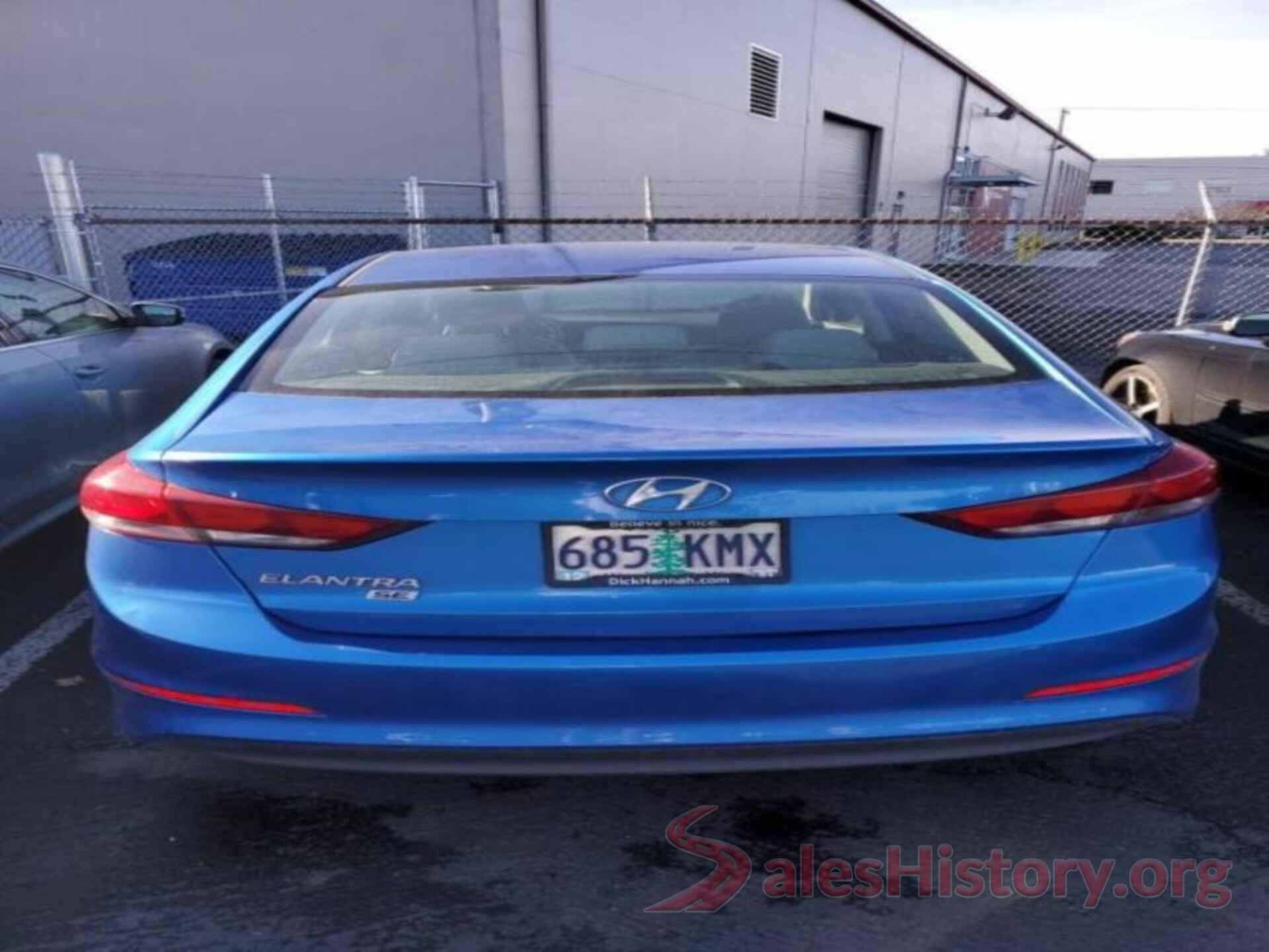 5NPD74LF2JH240255 2018 HYUNDAI ELANTRA