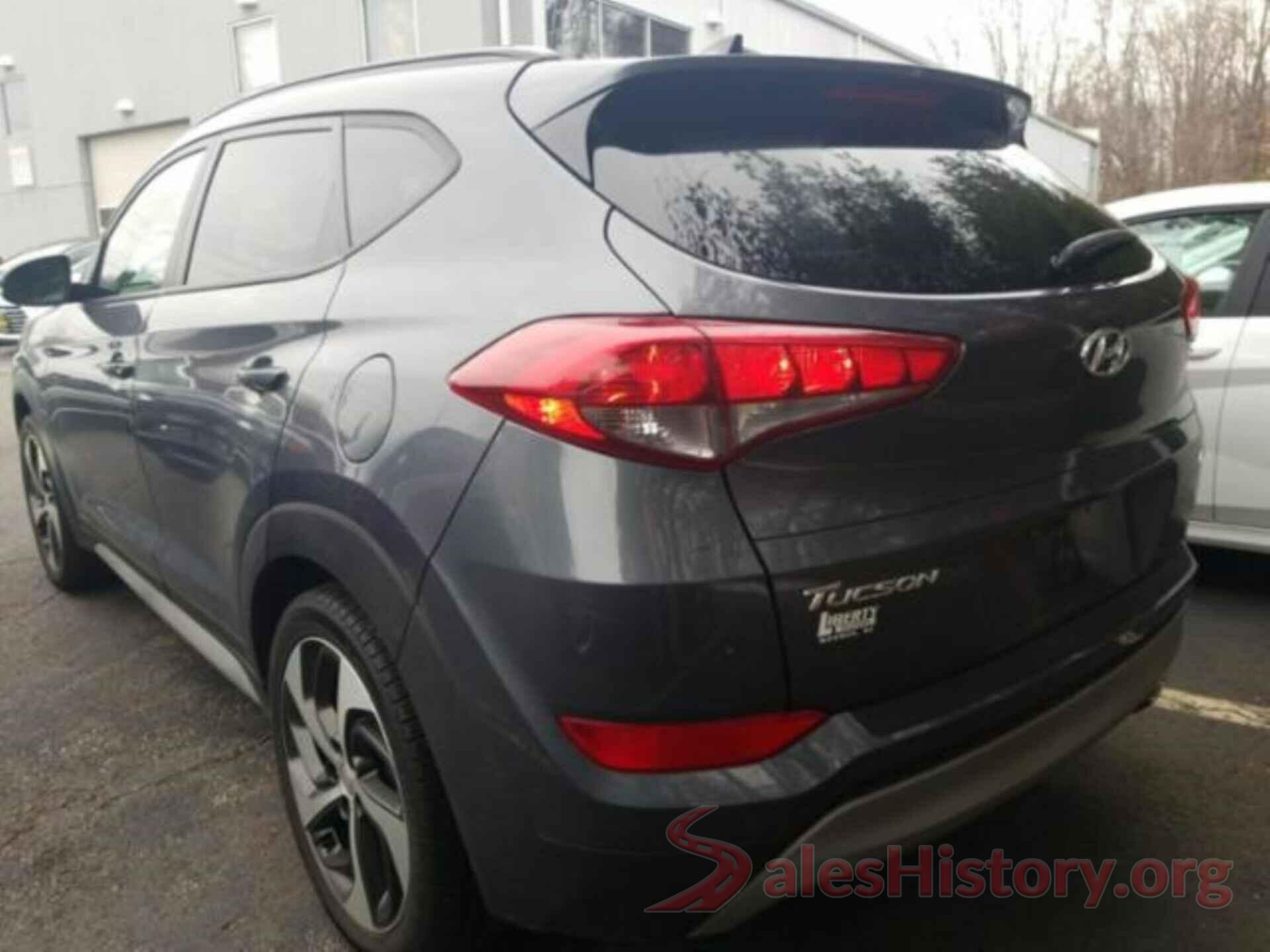 KM8J3CA26JU647263 2018 HYUNDAI TUCSON