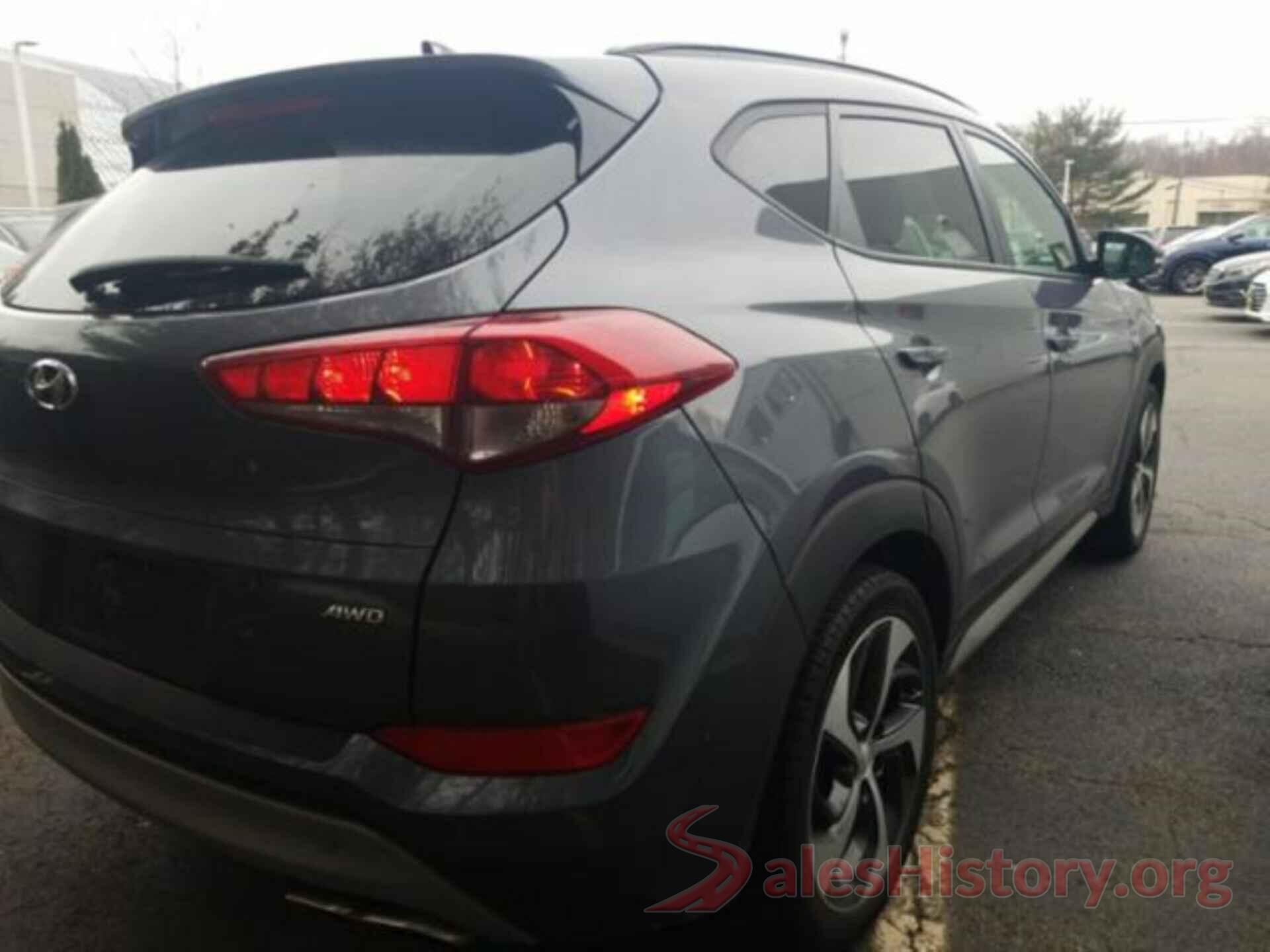 KM8J3CA26JU647263 2018 HYUNDAI TUCSON