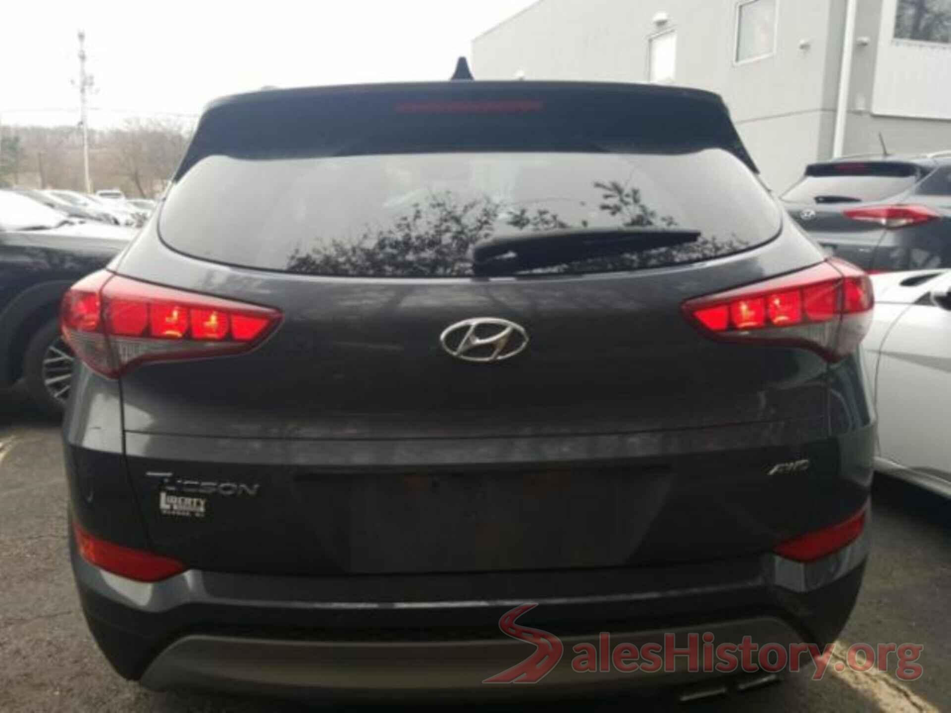 KM8J3CA26JU647263 2018 HYUNDAI TUCSON