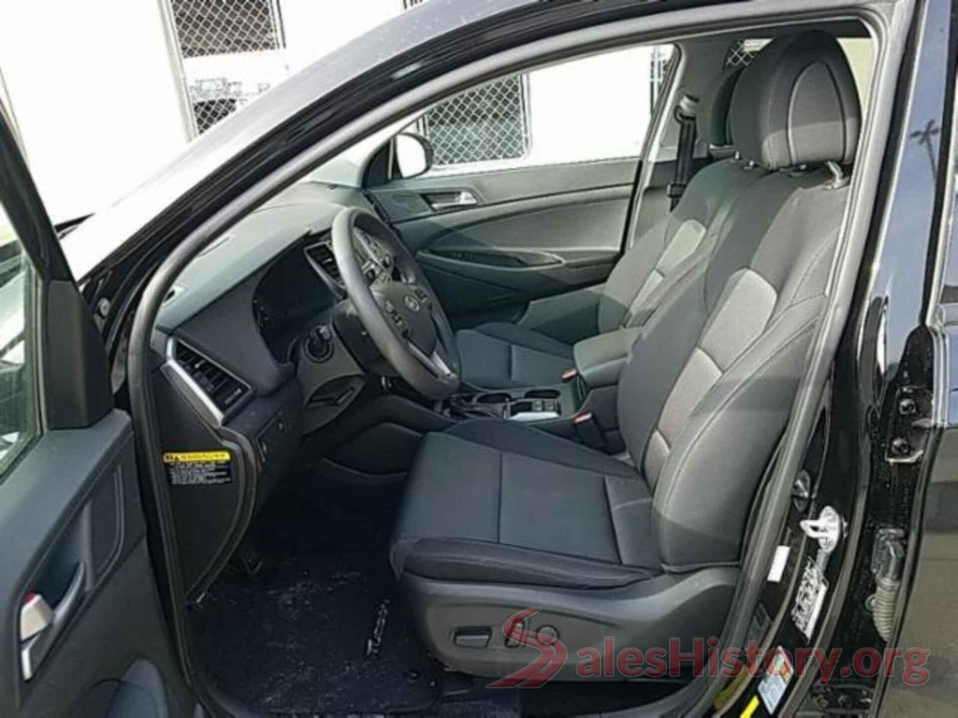 KM8J3CA45HU555525 2017 HYUNDAI TUCSON