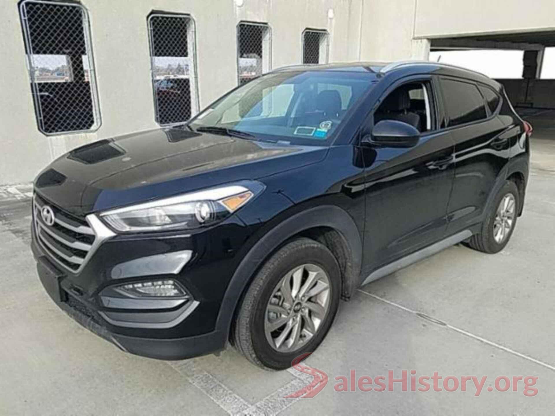 KM8J3CA45HU555525 2017 HYUNDAI TUCSON