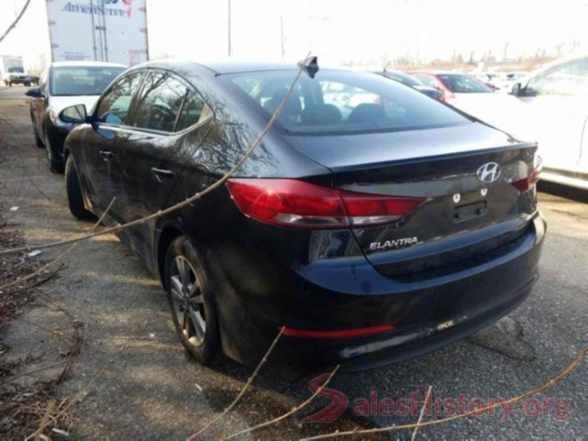 5NPD84LFXJH289605 2018 HYUNDAI ELANTRA