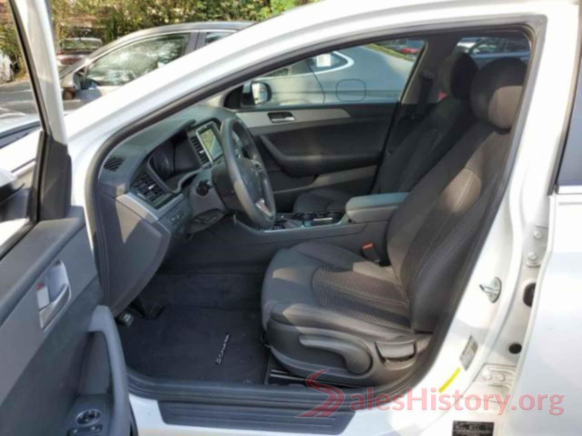 5NPE24AF2JH605653 2018 HYUNDAI SONATA