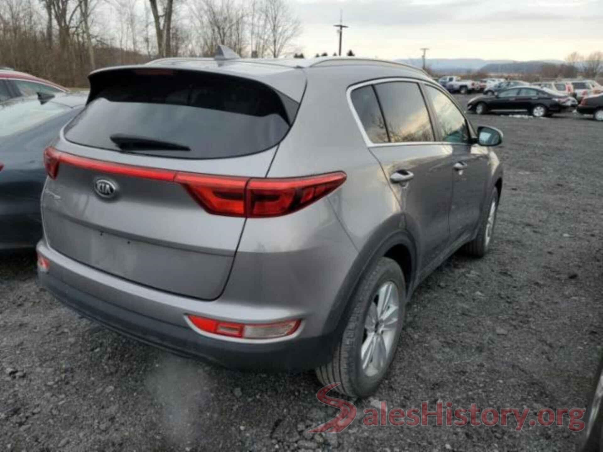 KNDPMCAC9J7395611 2018 KIA SPORTAGE