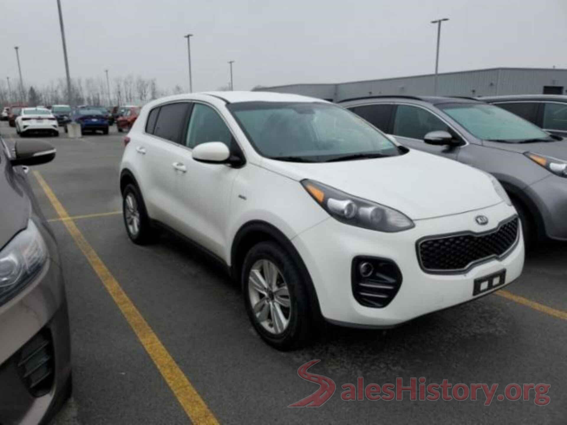 KNDPMCAC8J7412124 2018 KIA SPORTAGE