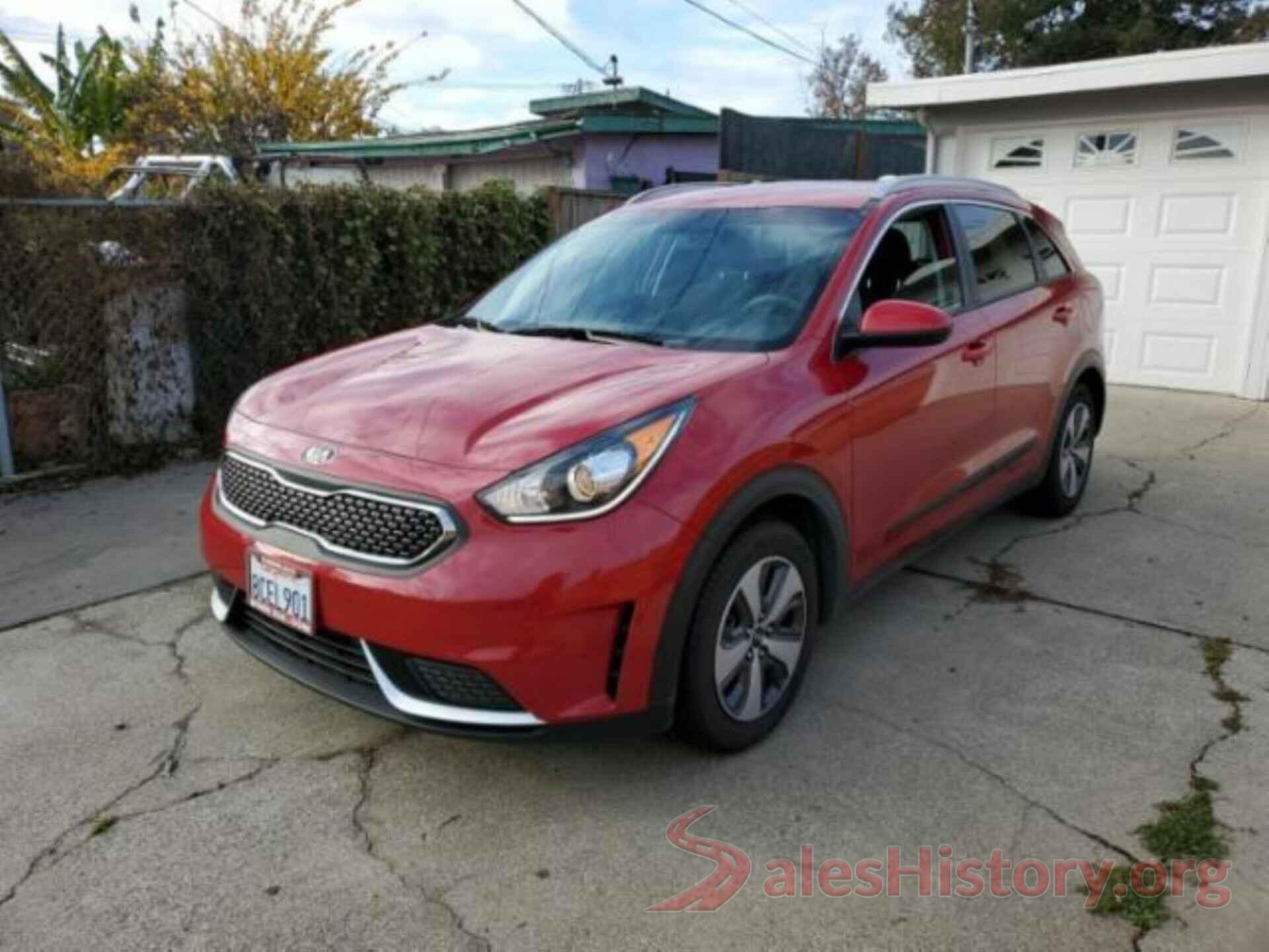 KNDCB3LC7J5143384 2018 KIA NIRO