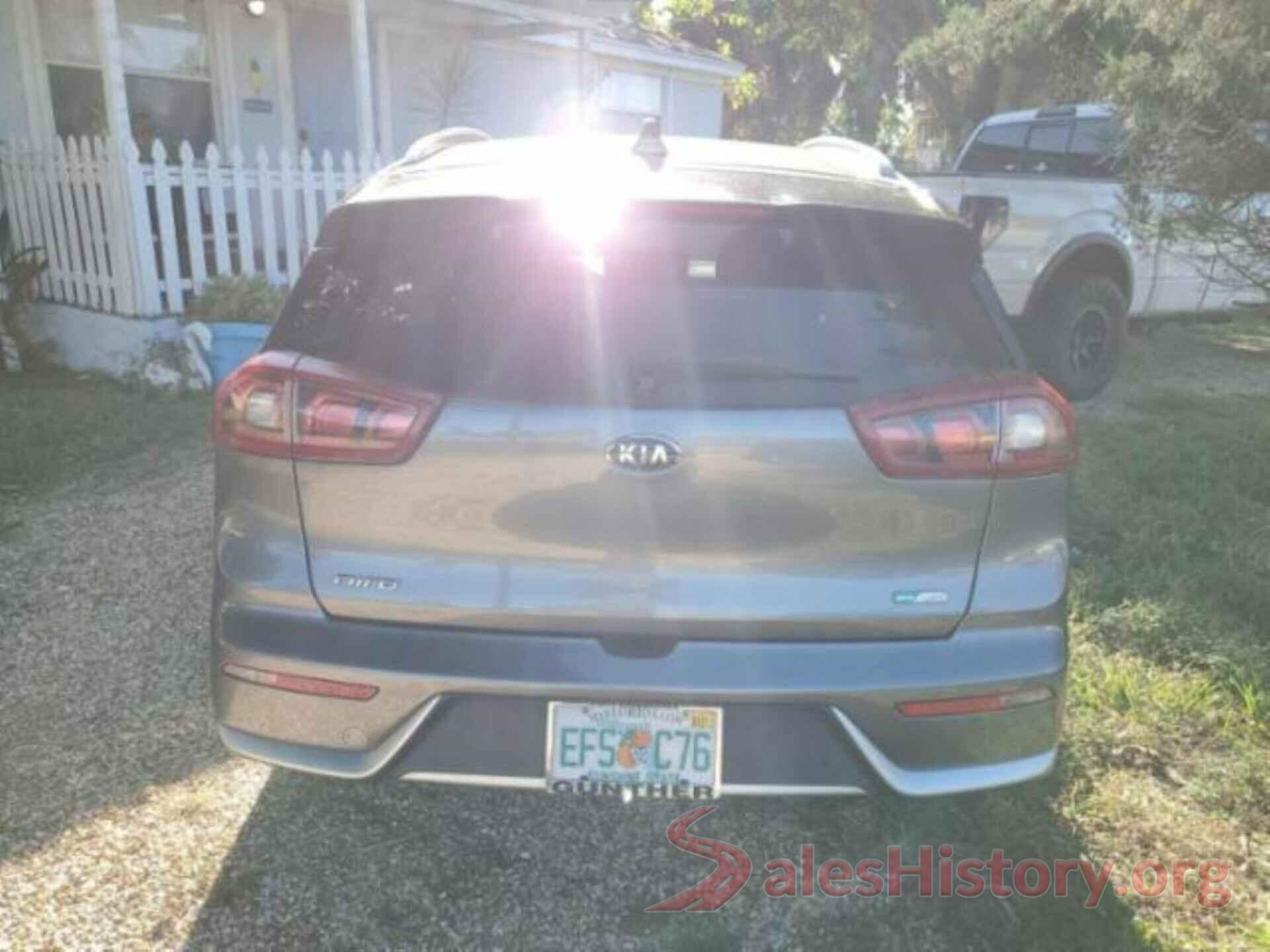 KNDCB3LC9J5113562 2018 KIA NIRO