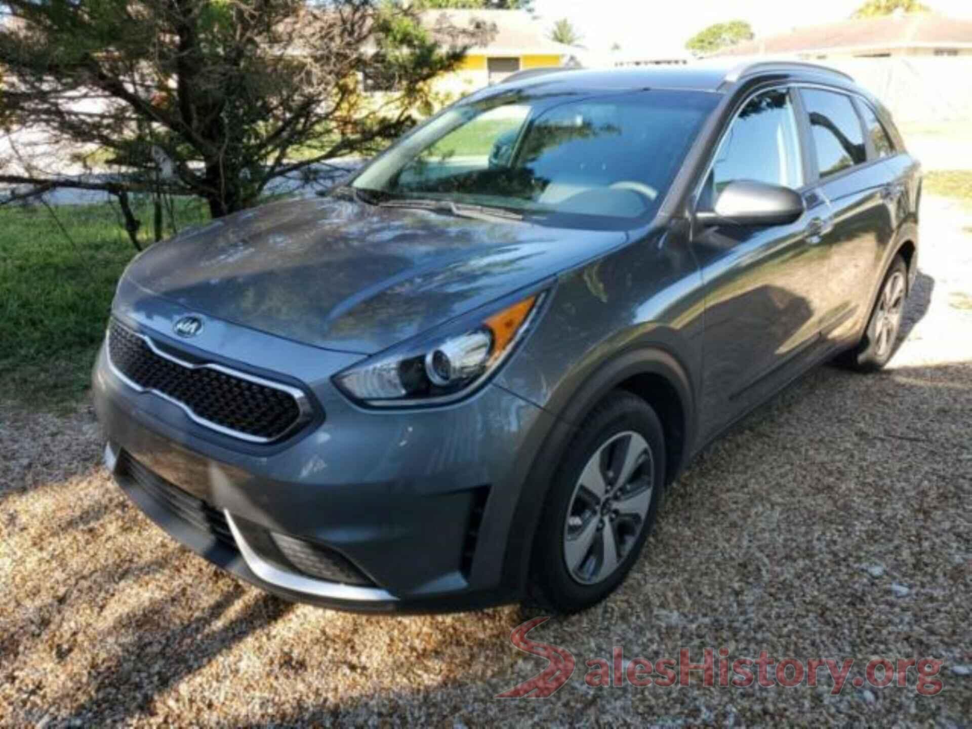 KNDCB3LC9J5113562 2018 KIA NIRO