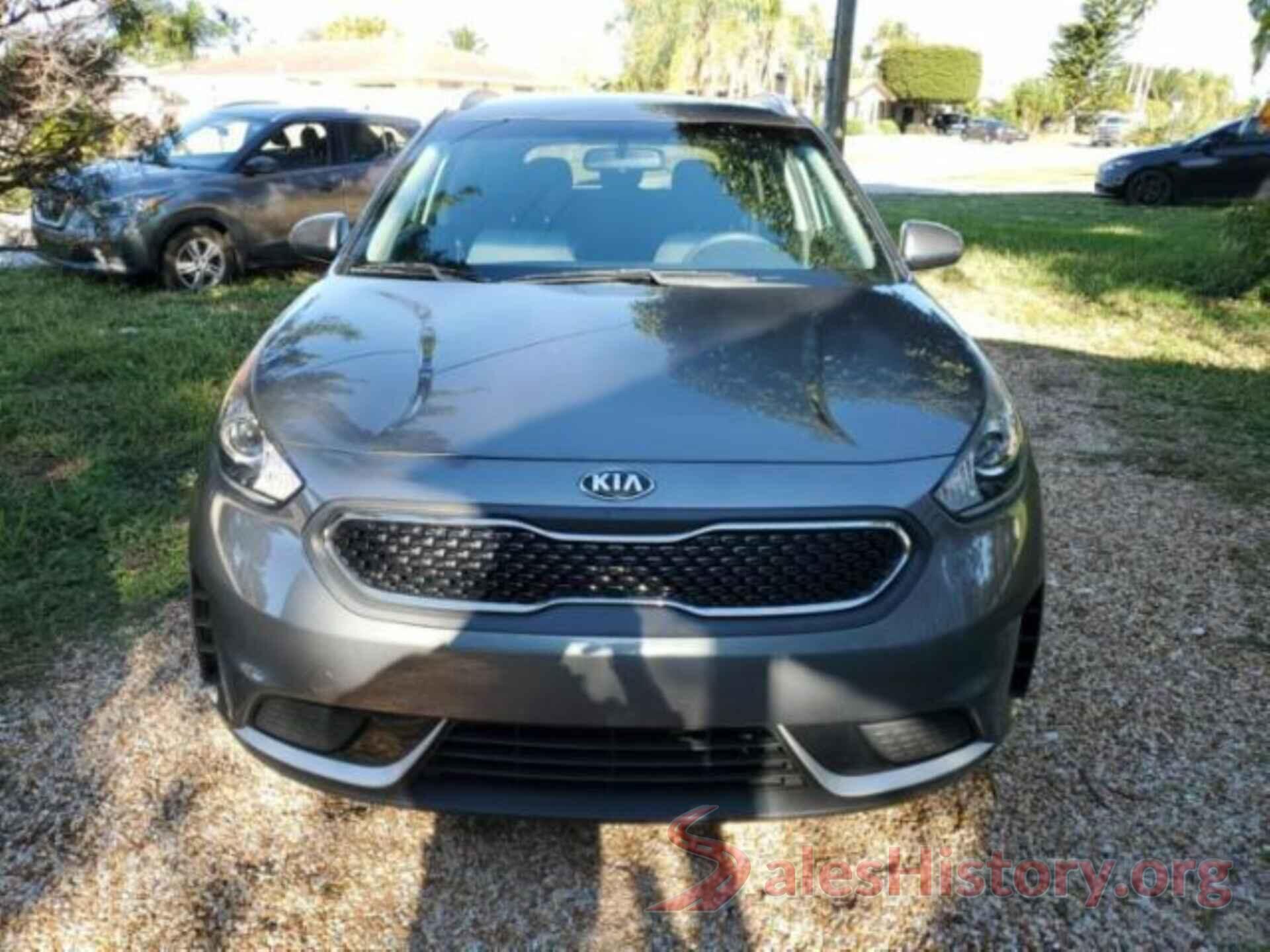 KNDCB3LC9J5113562 2018 KIA NIRO