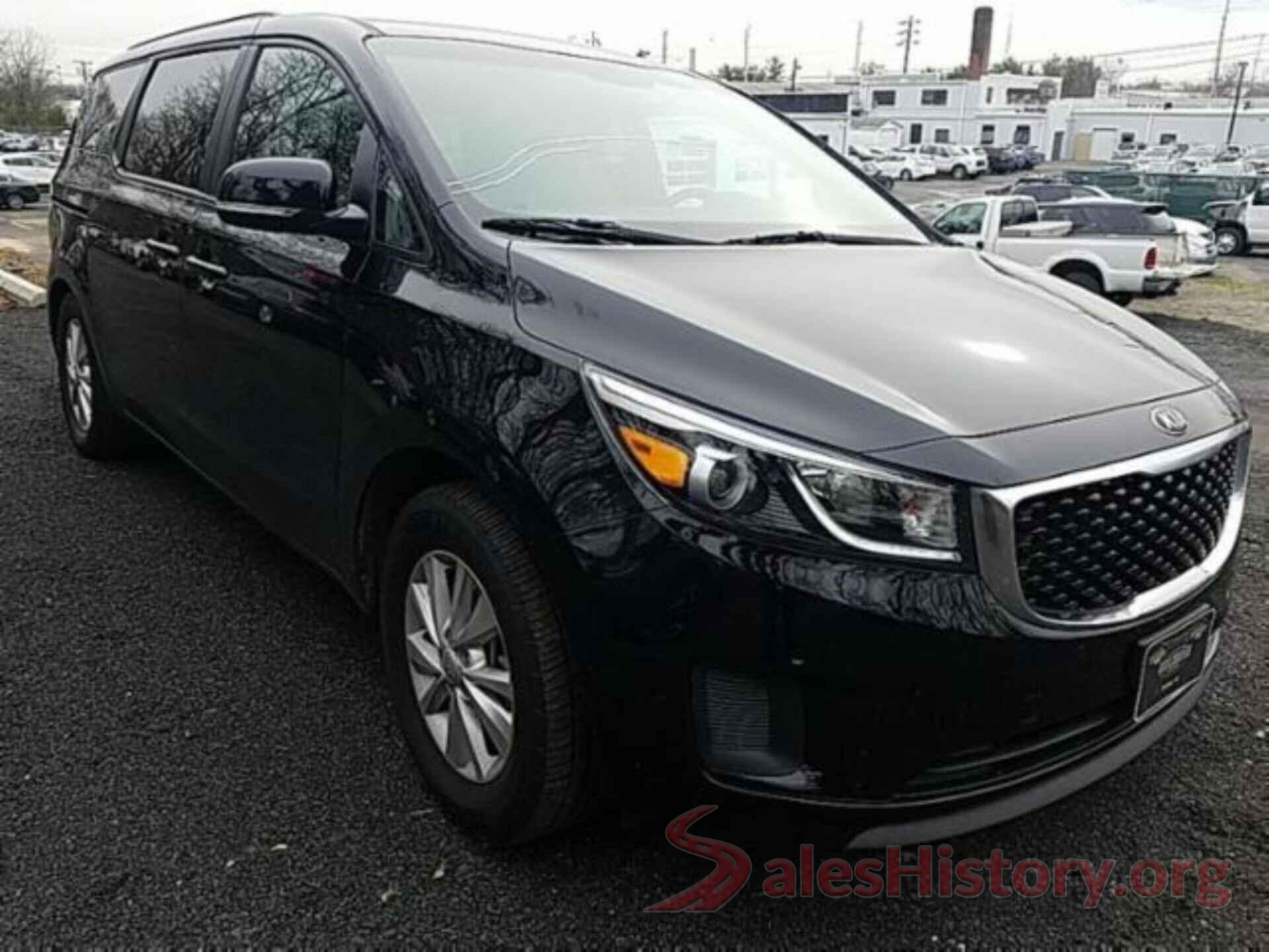 KNDMB5C19J6357852 2018 KIA SEDONA