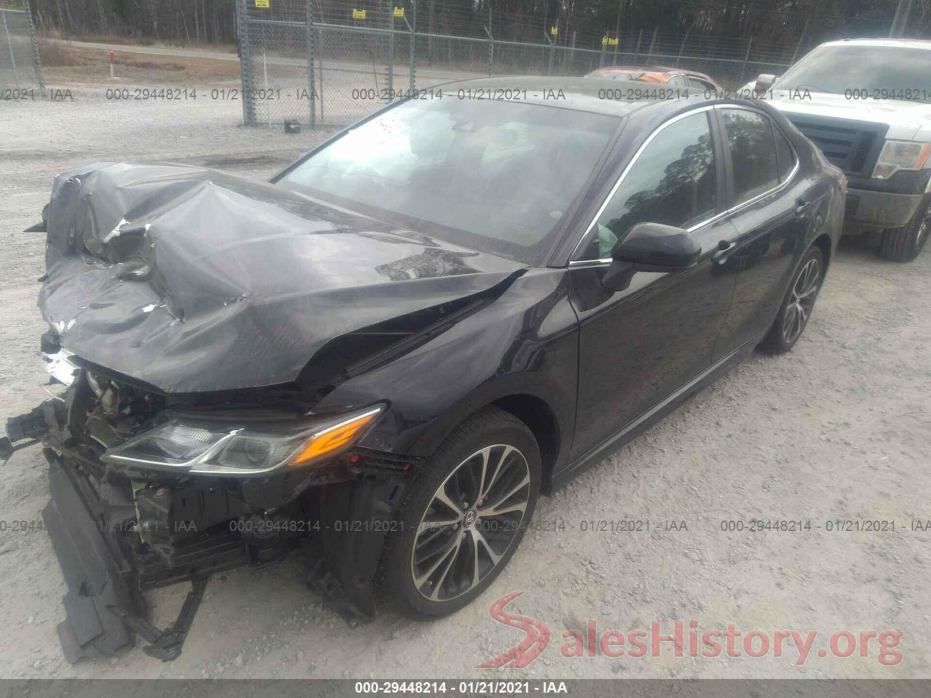 4T1B11HK8JU560002 2018 TOYOTA CAMRY