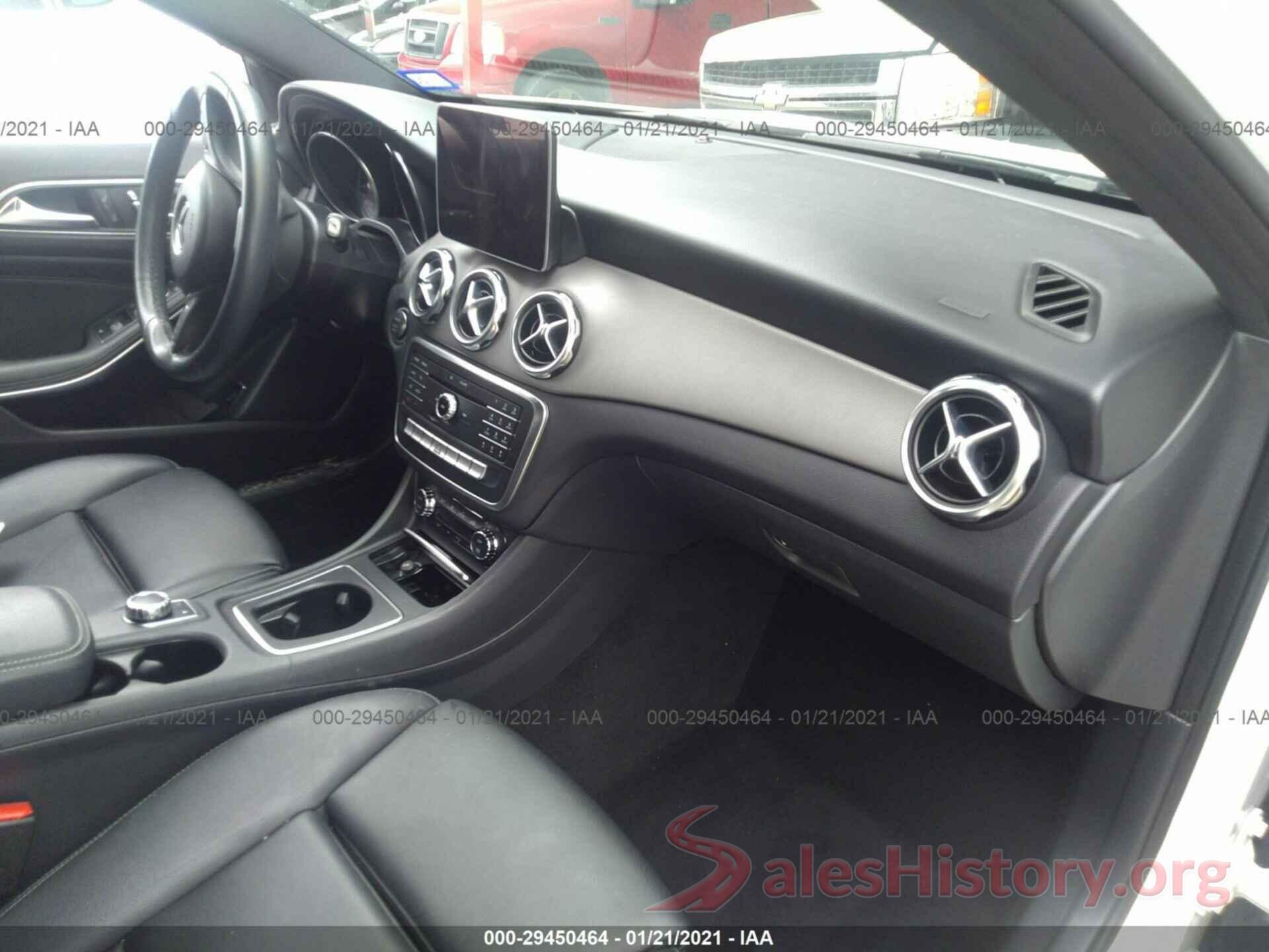 WDCTG4EB5KJ575048 2019 MERCEDES-BENZ GLA