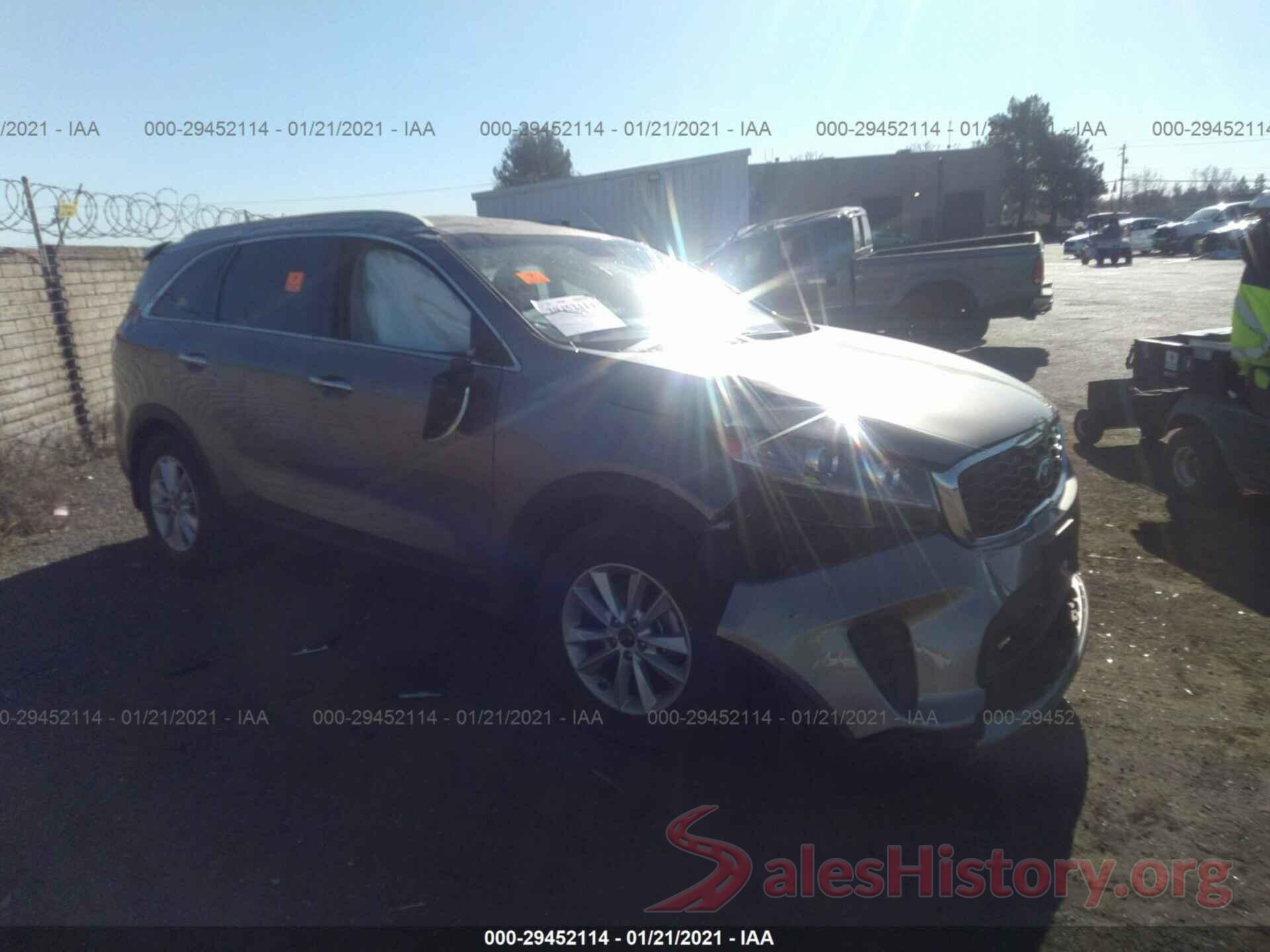 5XYPGDA32KG555975 2019 KIA SORENTO