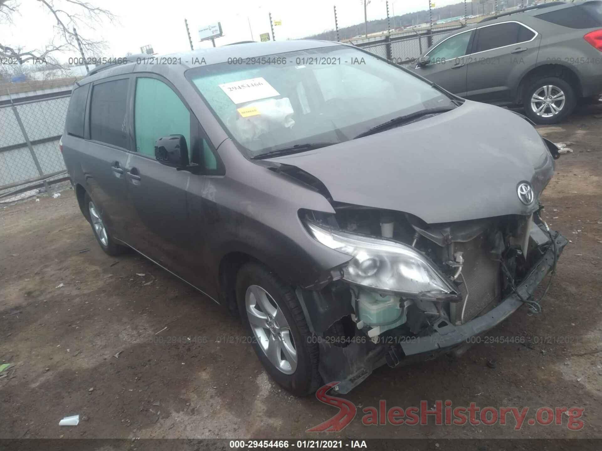 5TDKK3DC5GS757475 2016 TOYOTA SIENNA