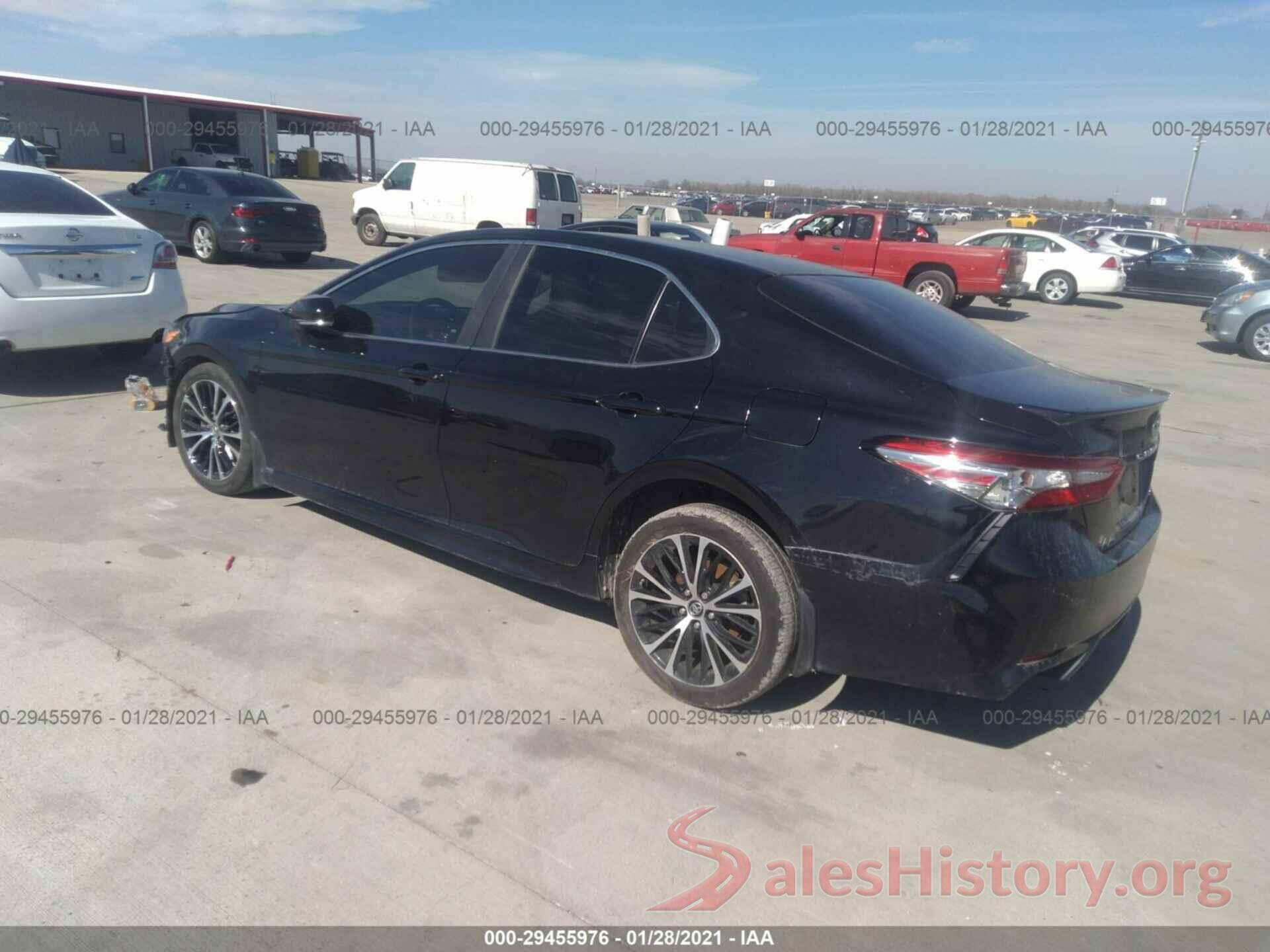 4T1B11HKXJU124820 2018 TOYOTA CAMRY