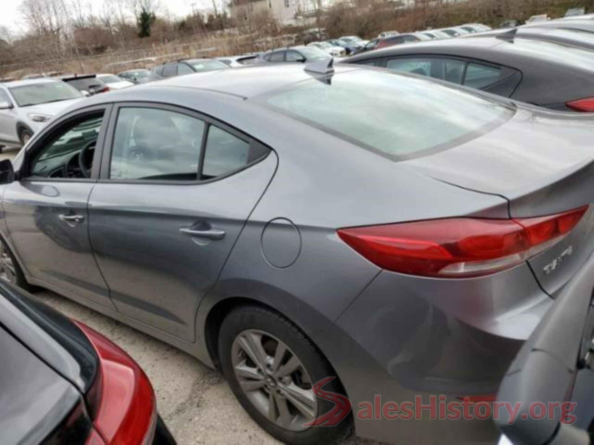 KMHD84LF1JU557300 2018 HYUNDAI ELANTRA