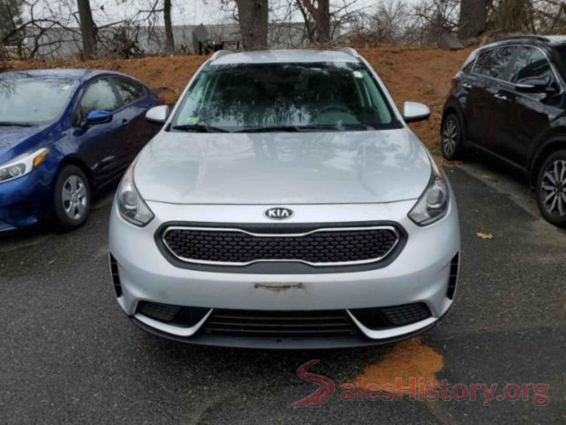 KNDCB3LC7J5117030 2018 KIA NIRO