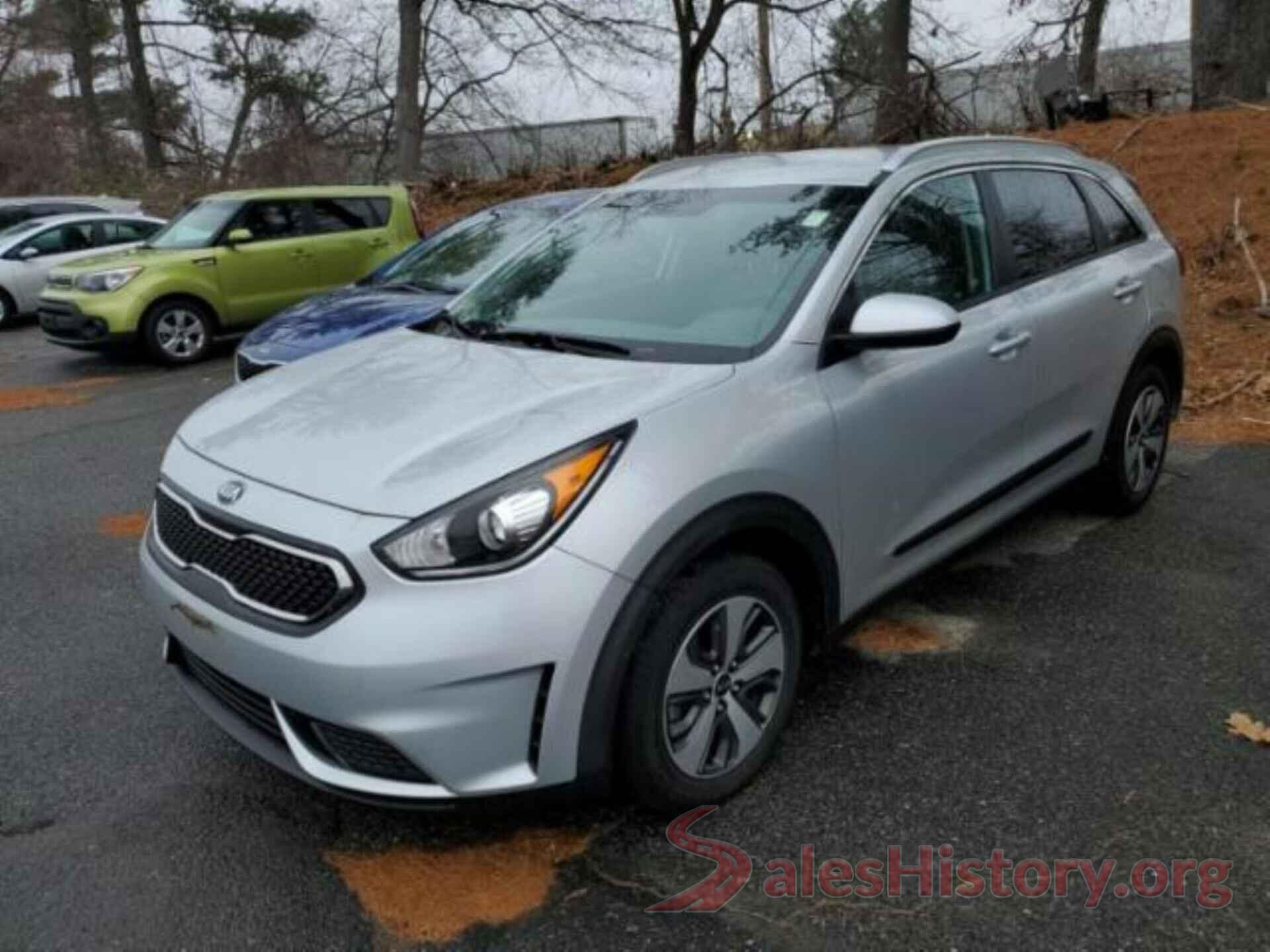 KNDCB3LC7J5117030 2018 KIA NIRO