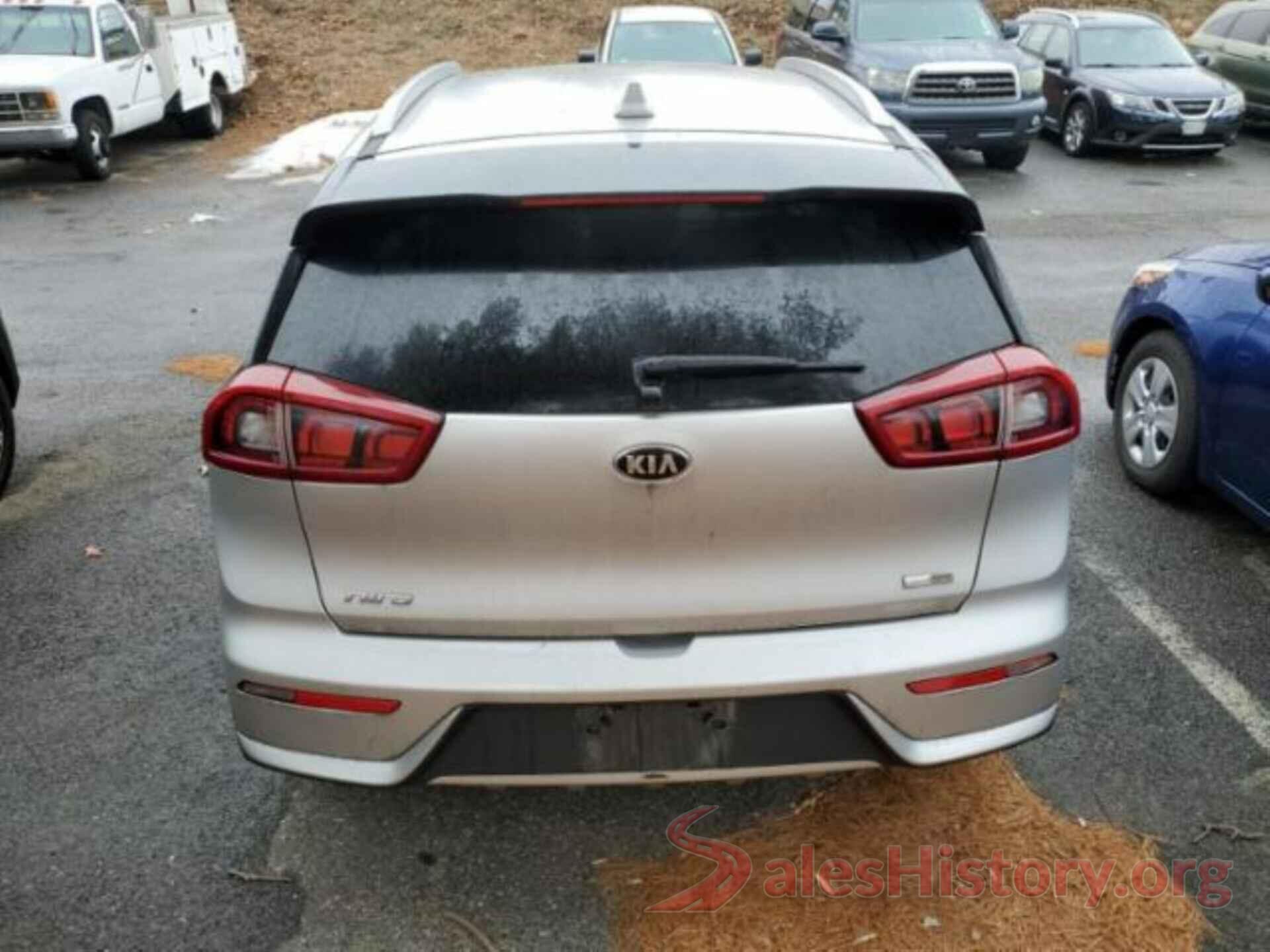 KNDCB3LC7J5117030 2018 KIA NIRO