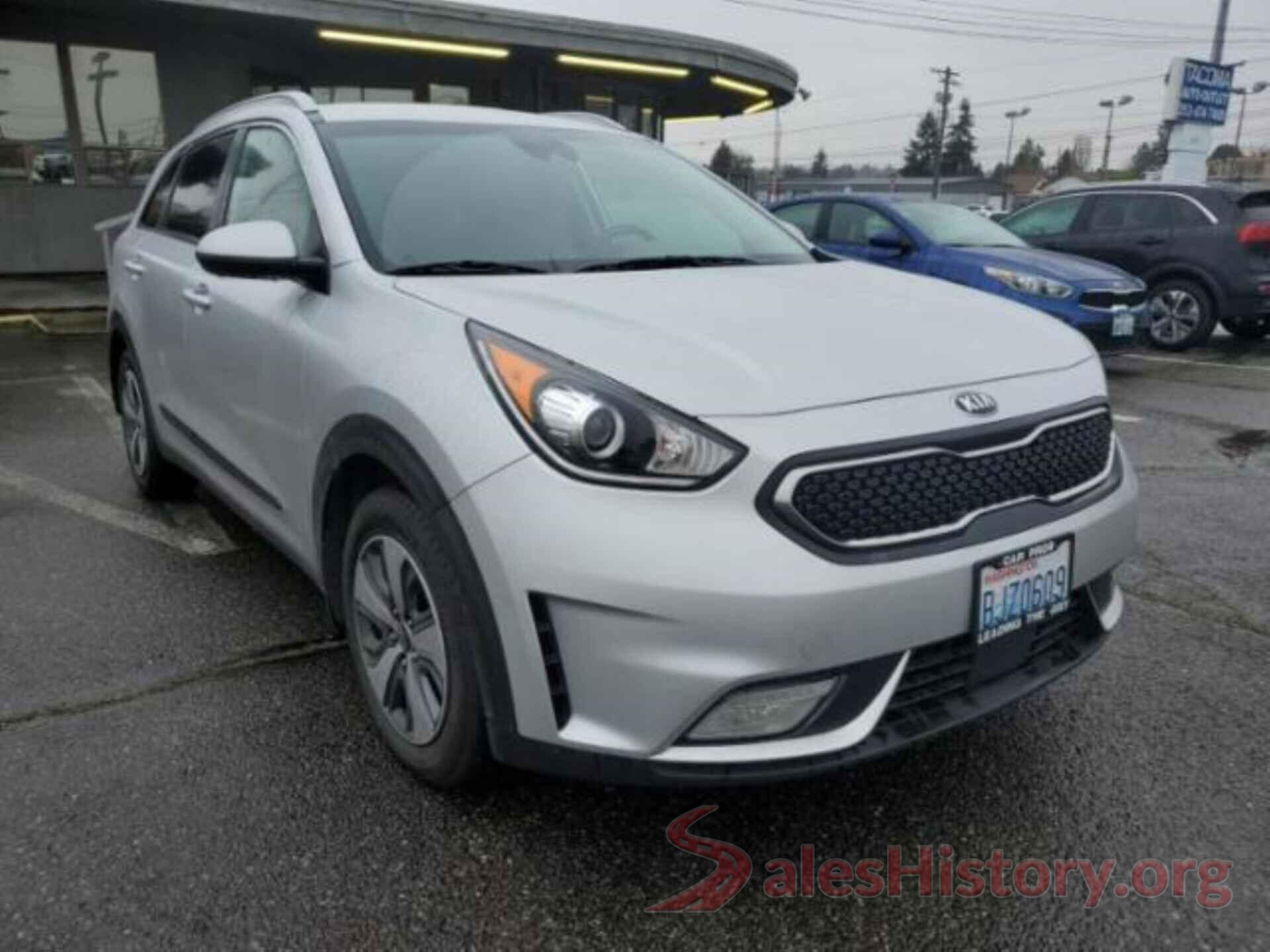 KNDCB3LC1J5142778 2018 KIA NIRO