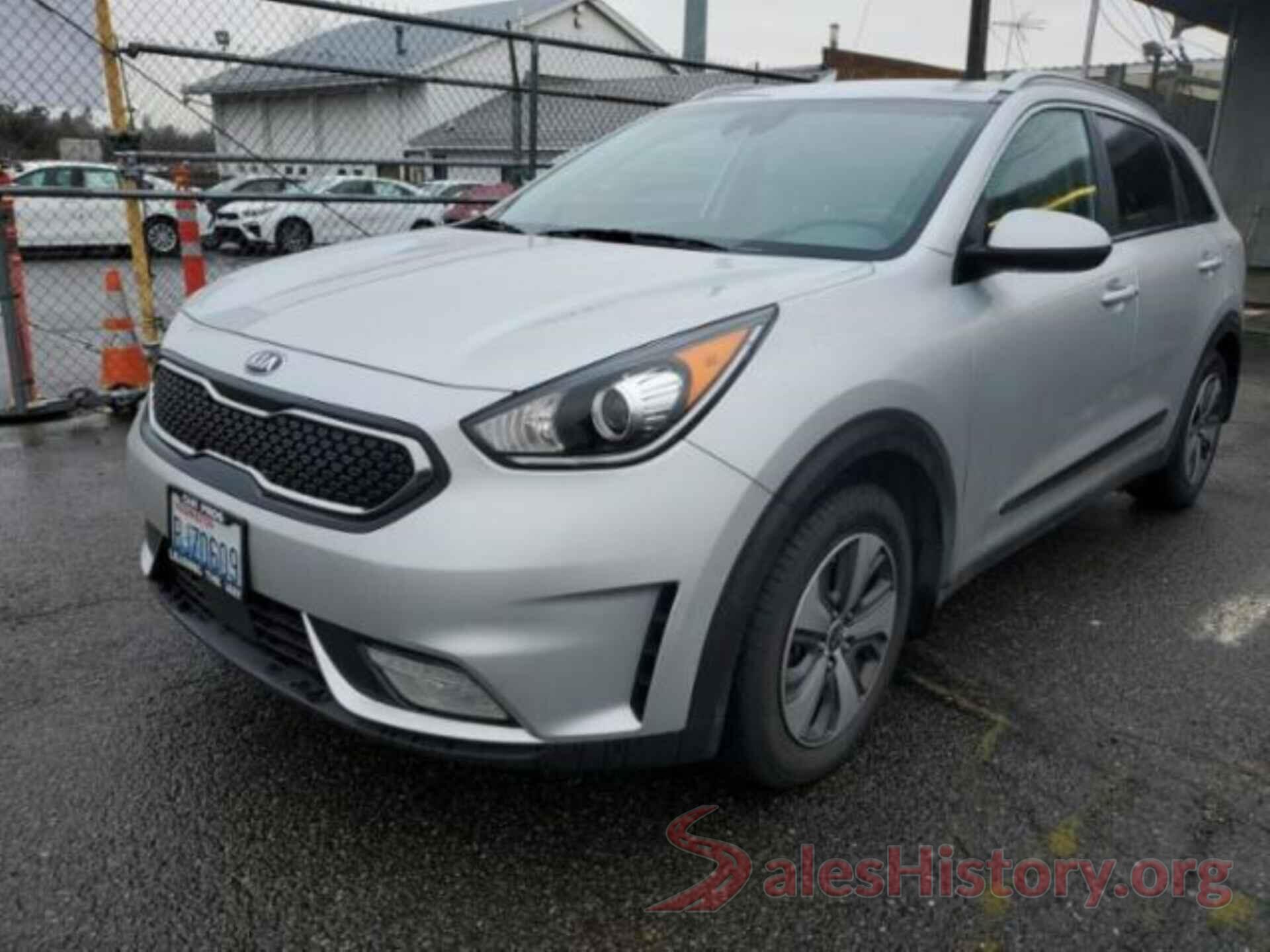 KNDCB3LC1J5142778 2018 KIA NIRO