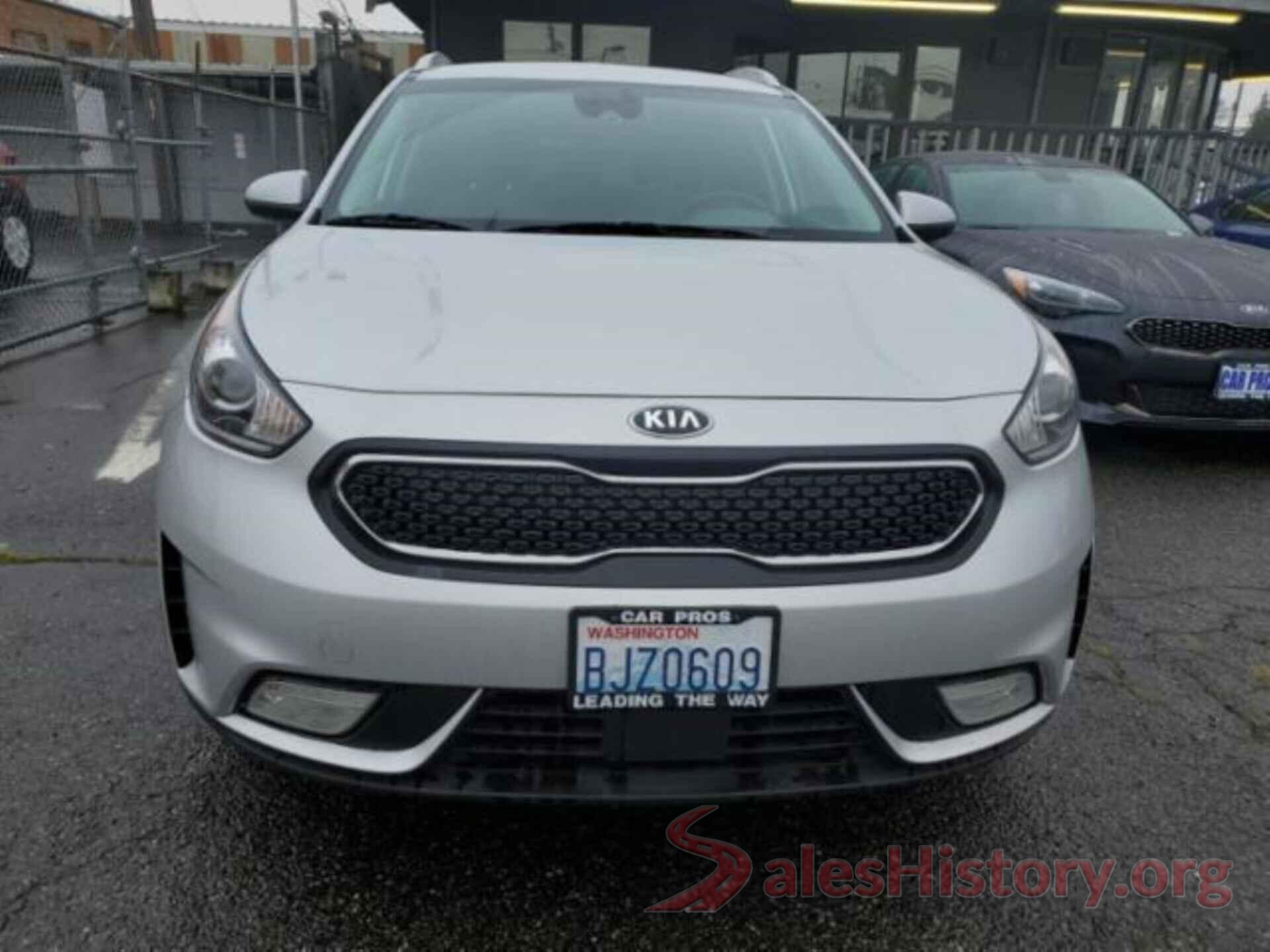 KNDCB3LC1J5142778 2018 KIA NIRO