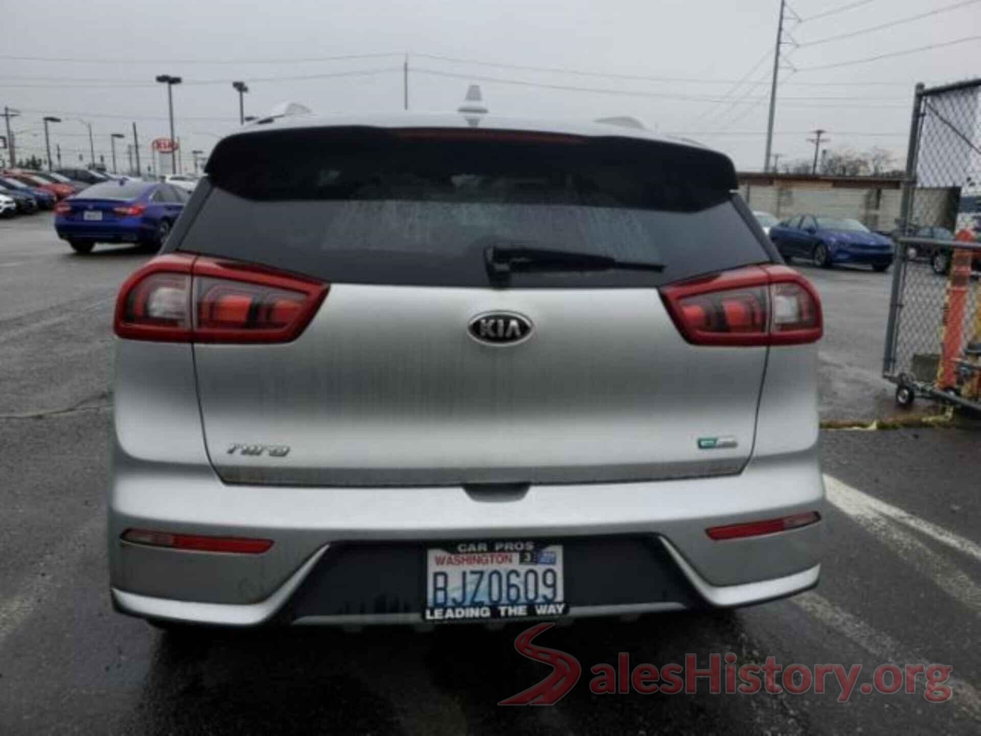 KNDCB3LC1J5142778 2018 KIA NIRO