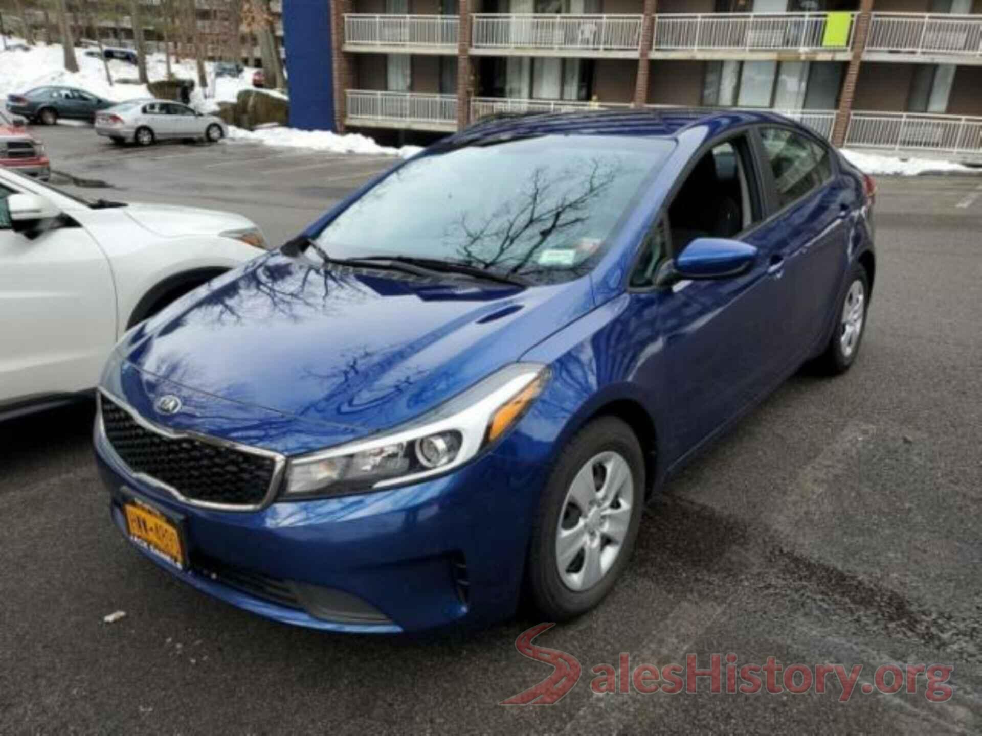 3KPFK4A78JE193627 2018 KIA FORTE