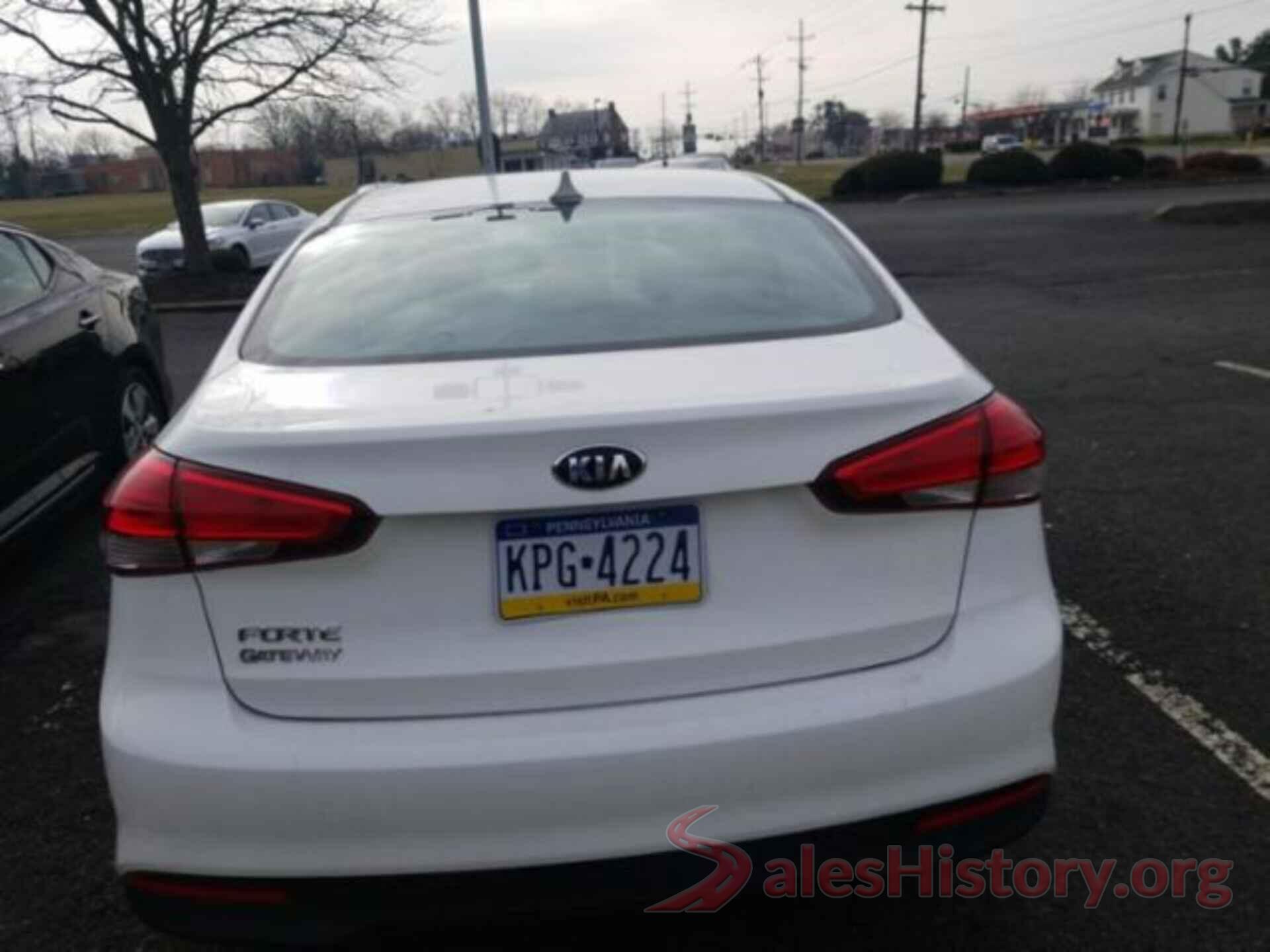 3KPFK4A7XHE161045 2017 KIA FORTE