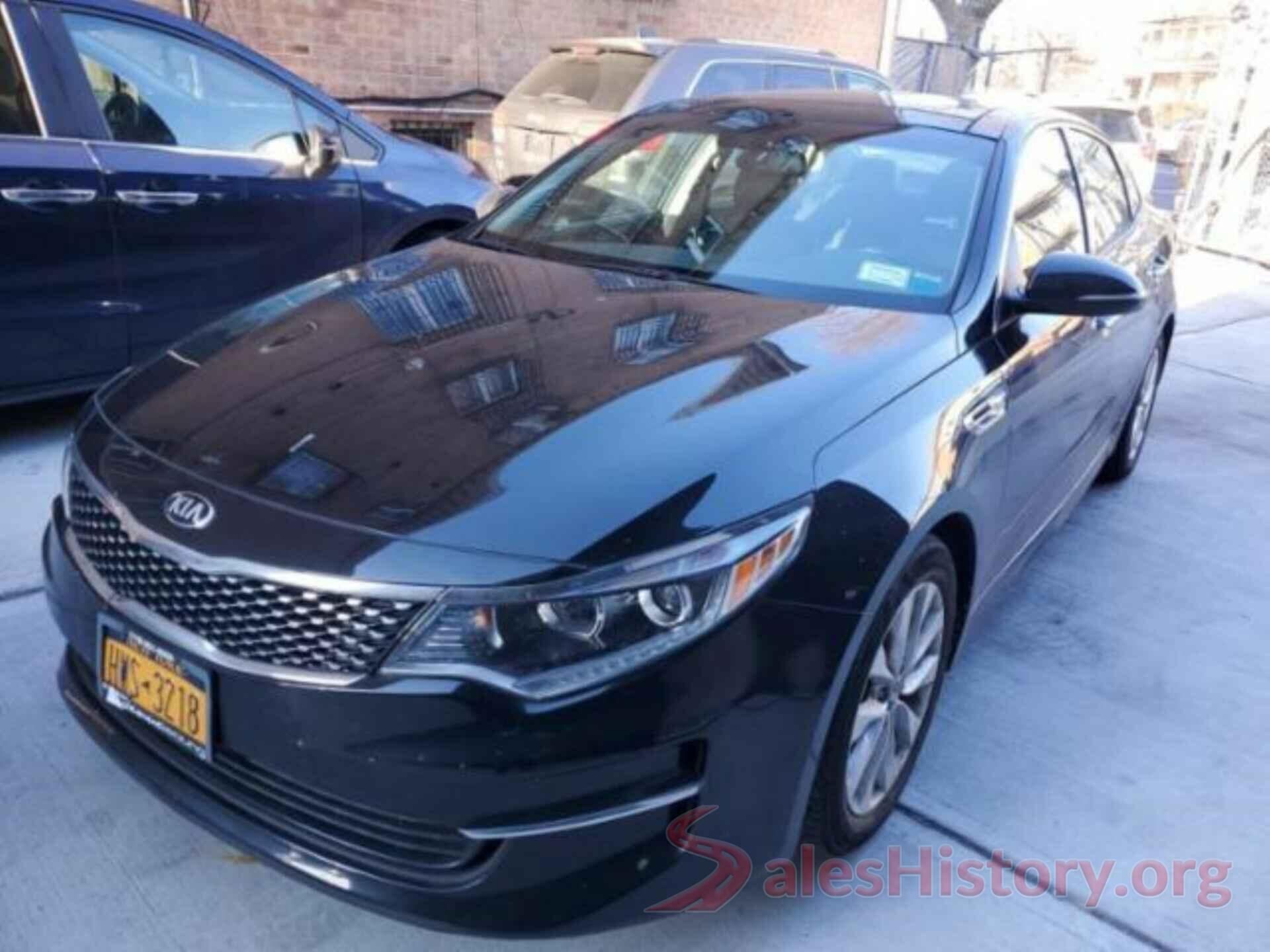 5XXGU4L34JG218717 2018 KIA OPTIMA