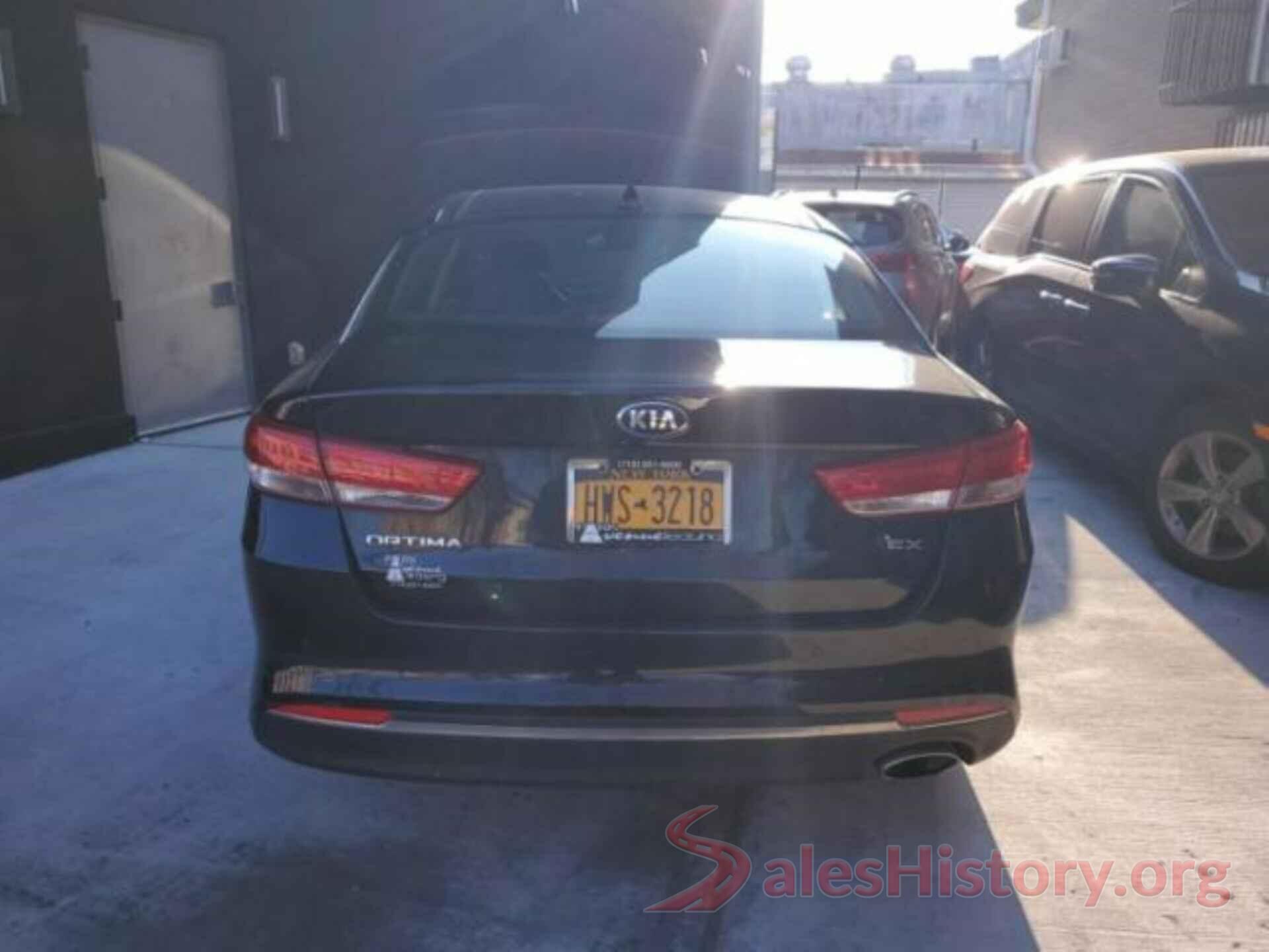 5XXGU4L34JG218717 2018 KIA OPTIMA