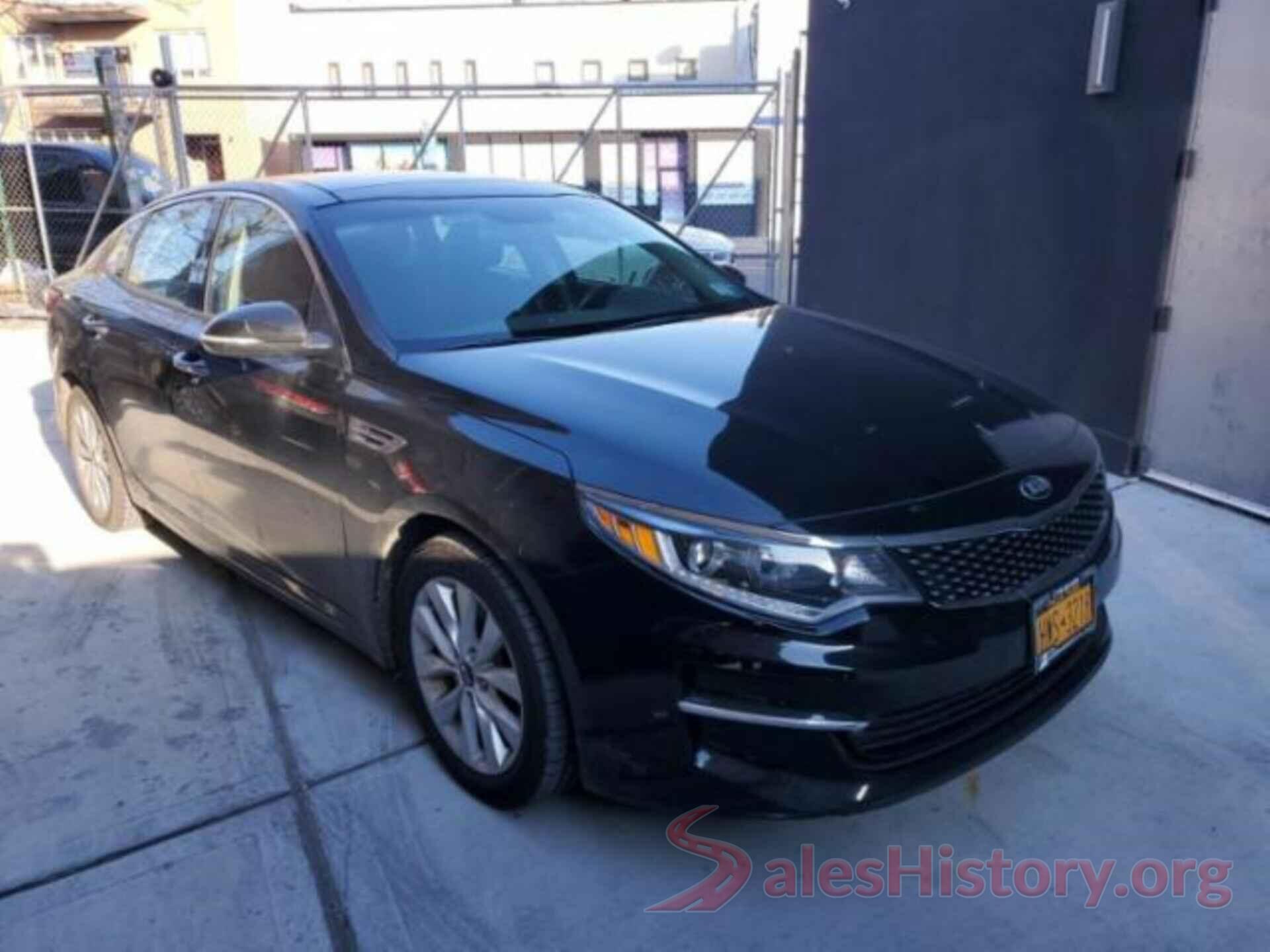 5XXGU4L34JG218717 2018 KIA OPTIMA