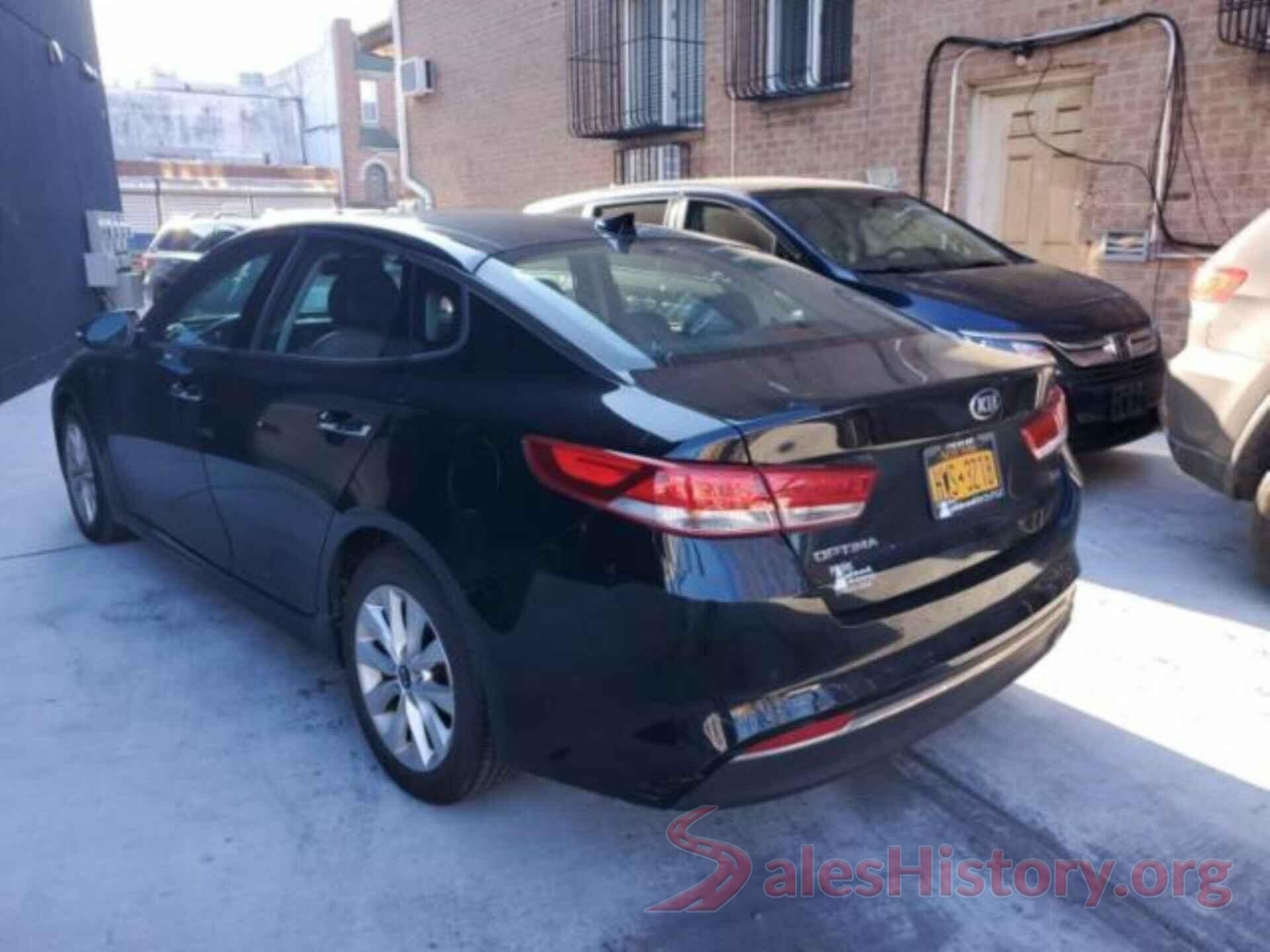 5XXGU4L34JG218717 2018 KIA OPTIMA