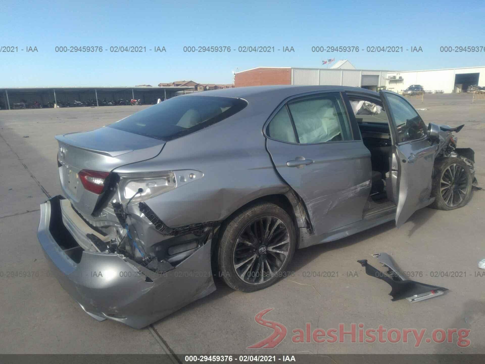 4T1B11HK4JU579727 2018 TOYOTA CAMRY