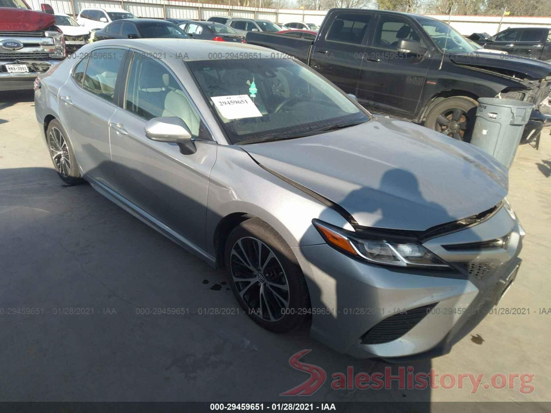 4T1B11HK9JU146582 2018 TOYOTA CAMRY