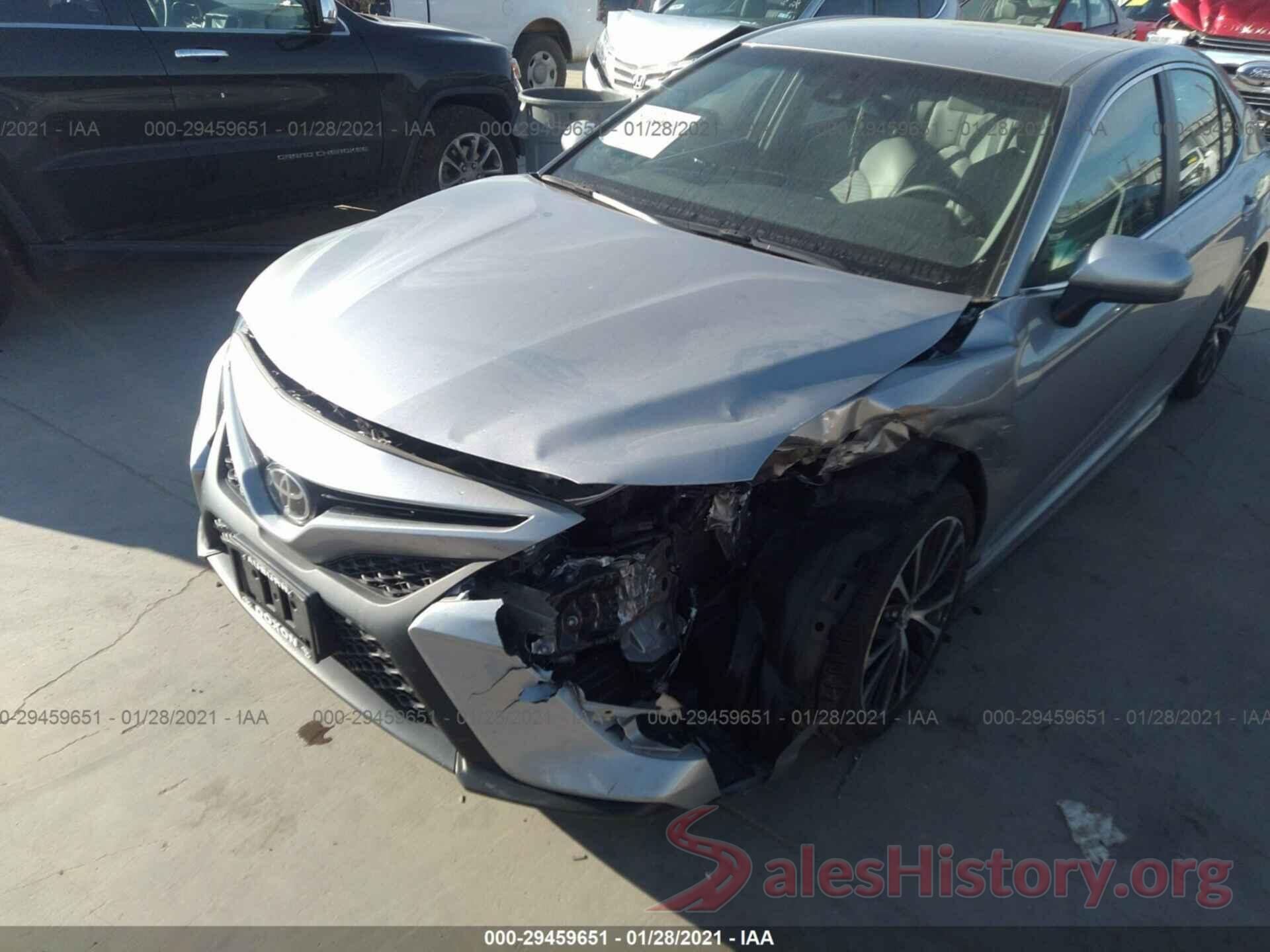 4T1B11HK9JU146582 2018 TOYOTA CAMRY