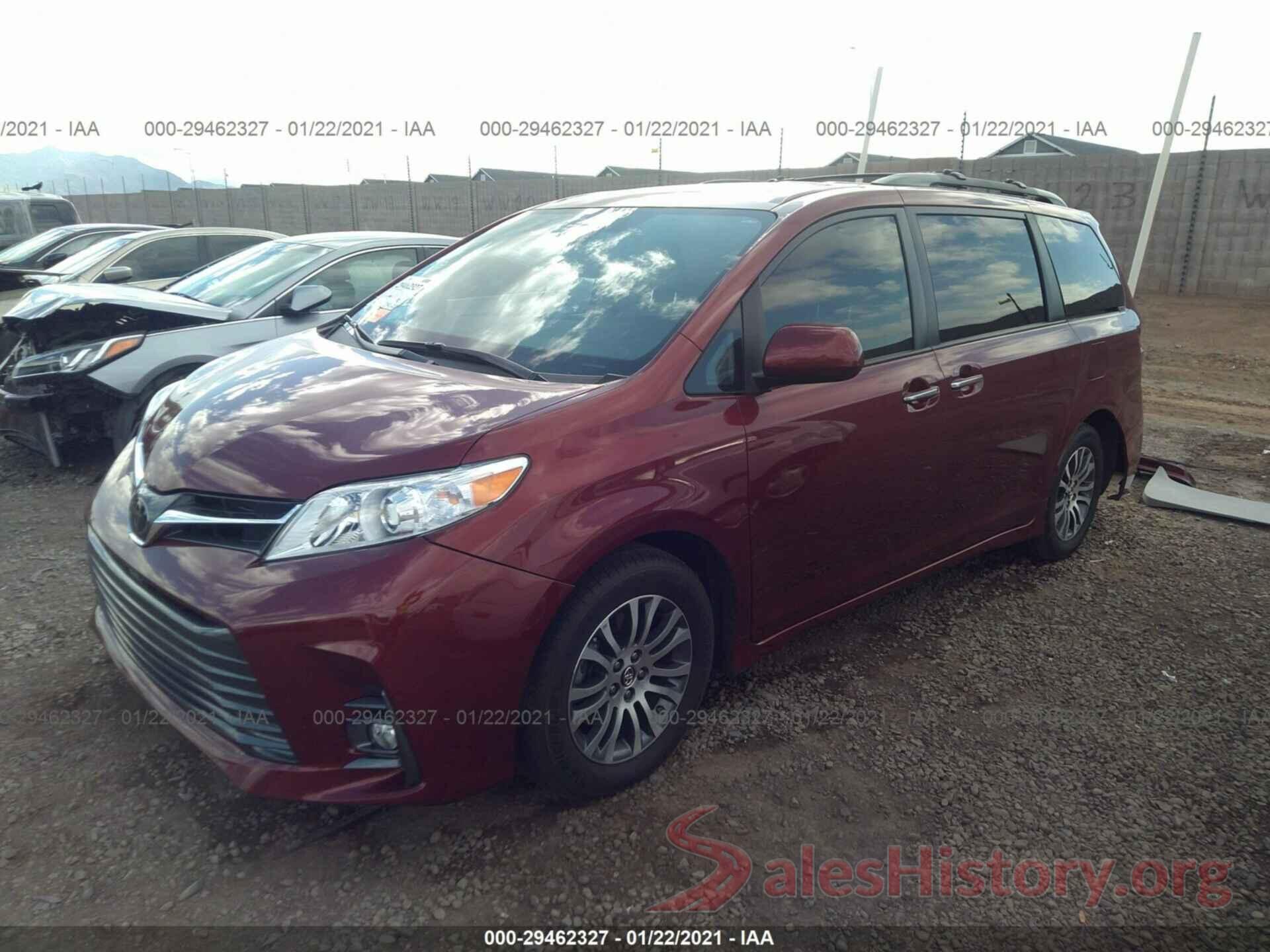 5TDYZ3DC4JS940038 2018 TOYOTA SIENNA