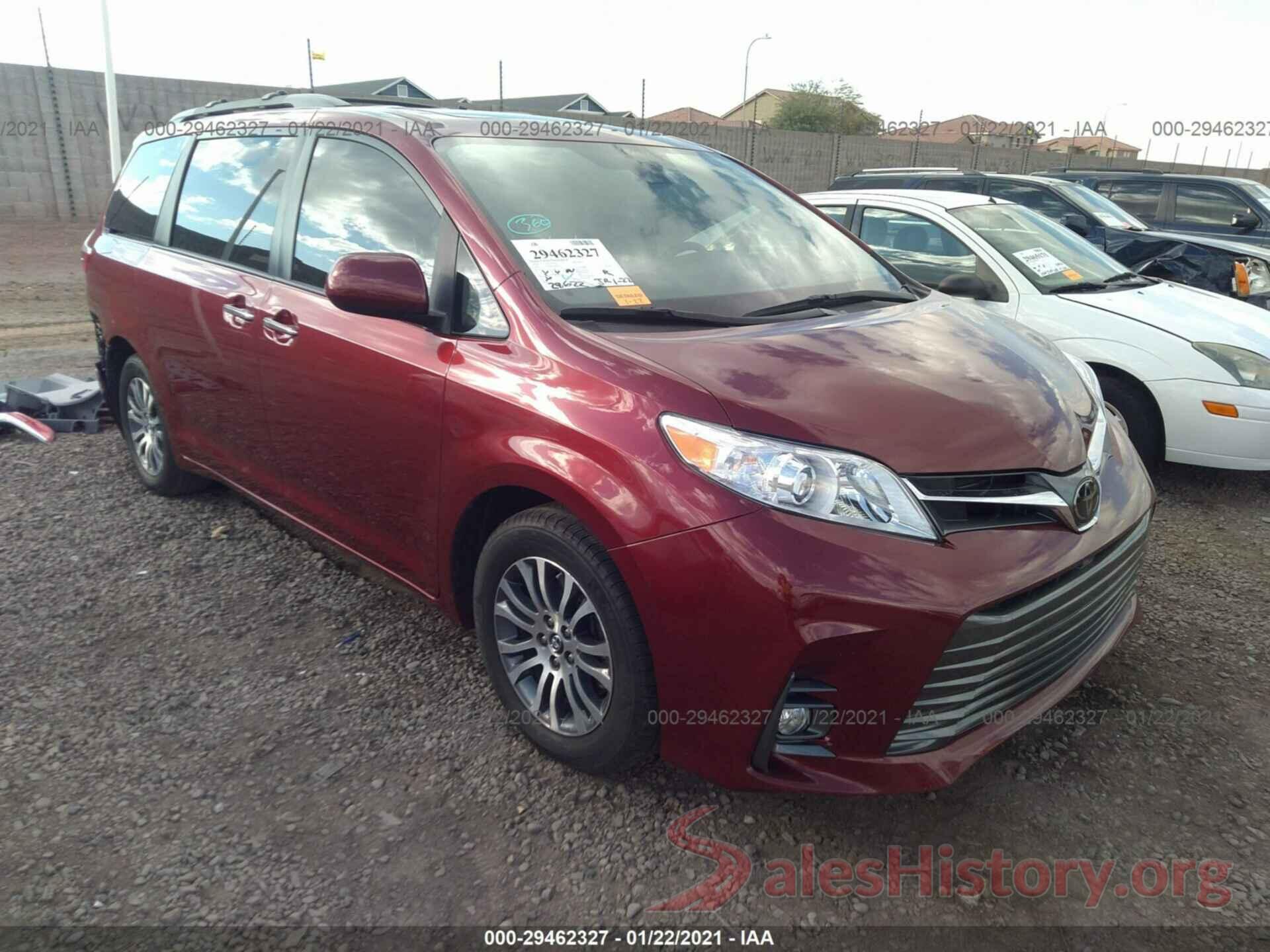 5TDYZ3DC4JS940038 2018 TOYOTA SIENNA