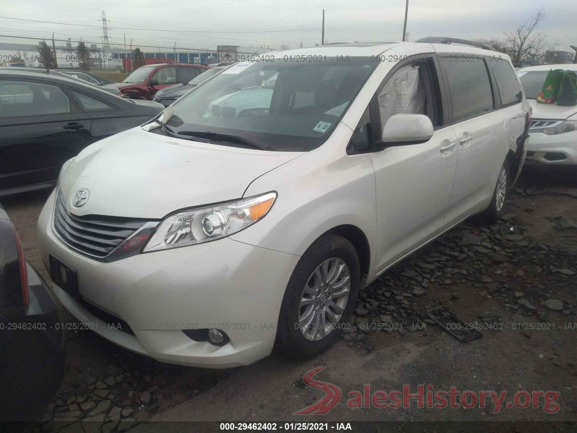 5TDYZ3DC2HS827280 2017 TOYOTA SIENNA