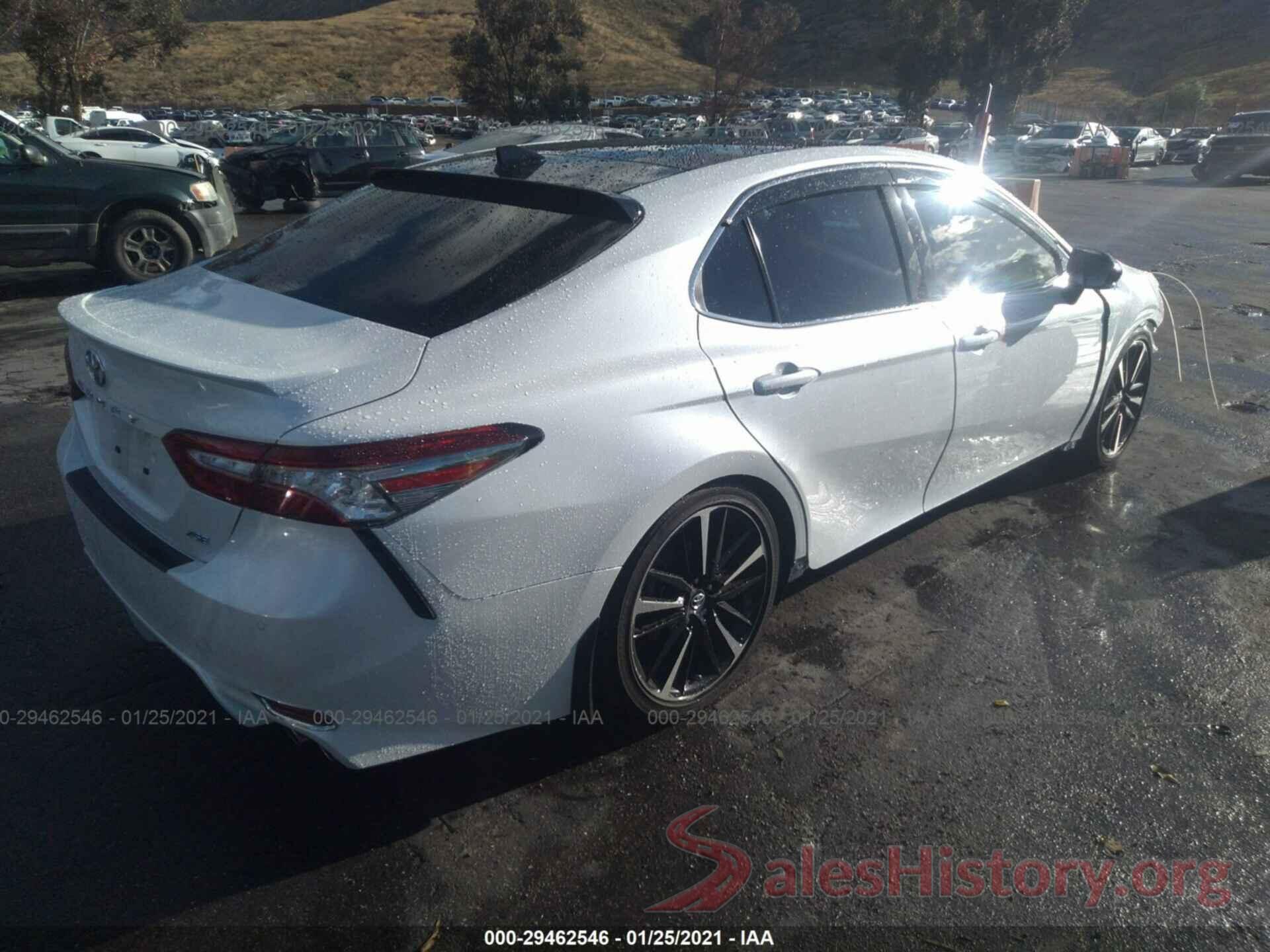 4T1BZ1HK2JU009735 2018 TOYOTA CAMRY