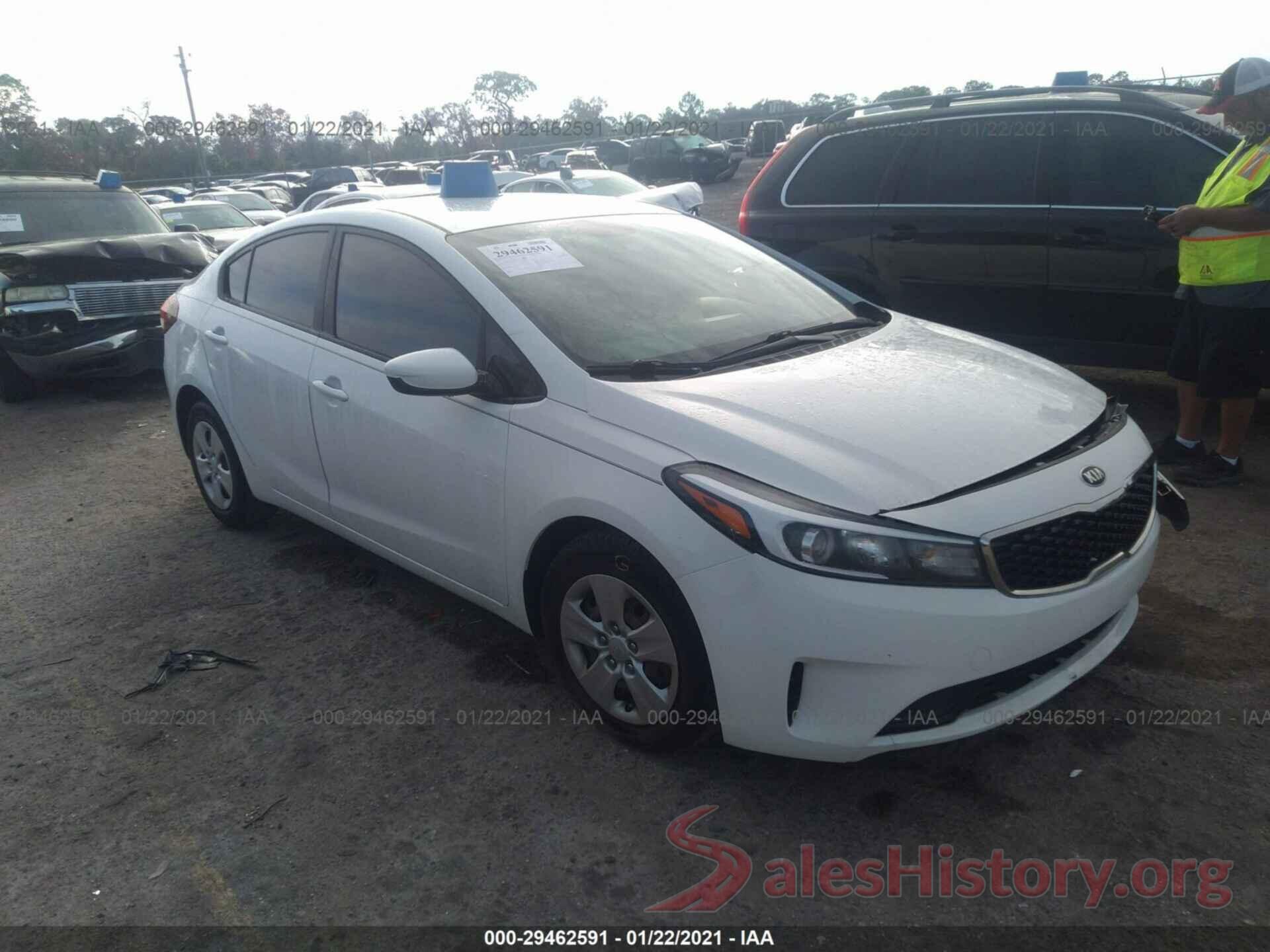 3KPFK4A73HE097771 2017 KIA FORTE