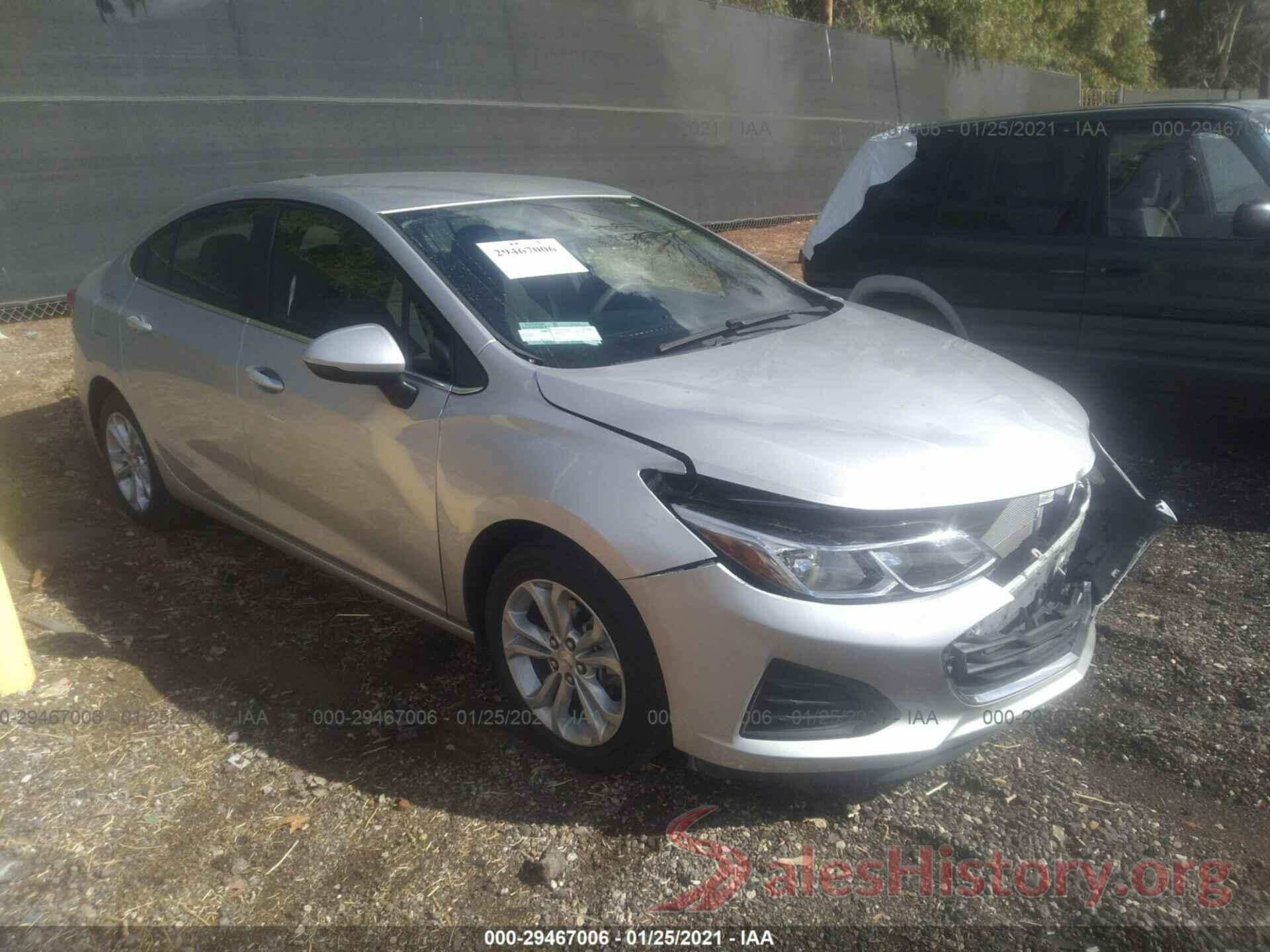 1G1BE5SM4K7142782 2019 CHEVROLET CRUZE