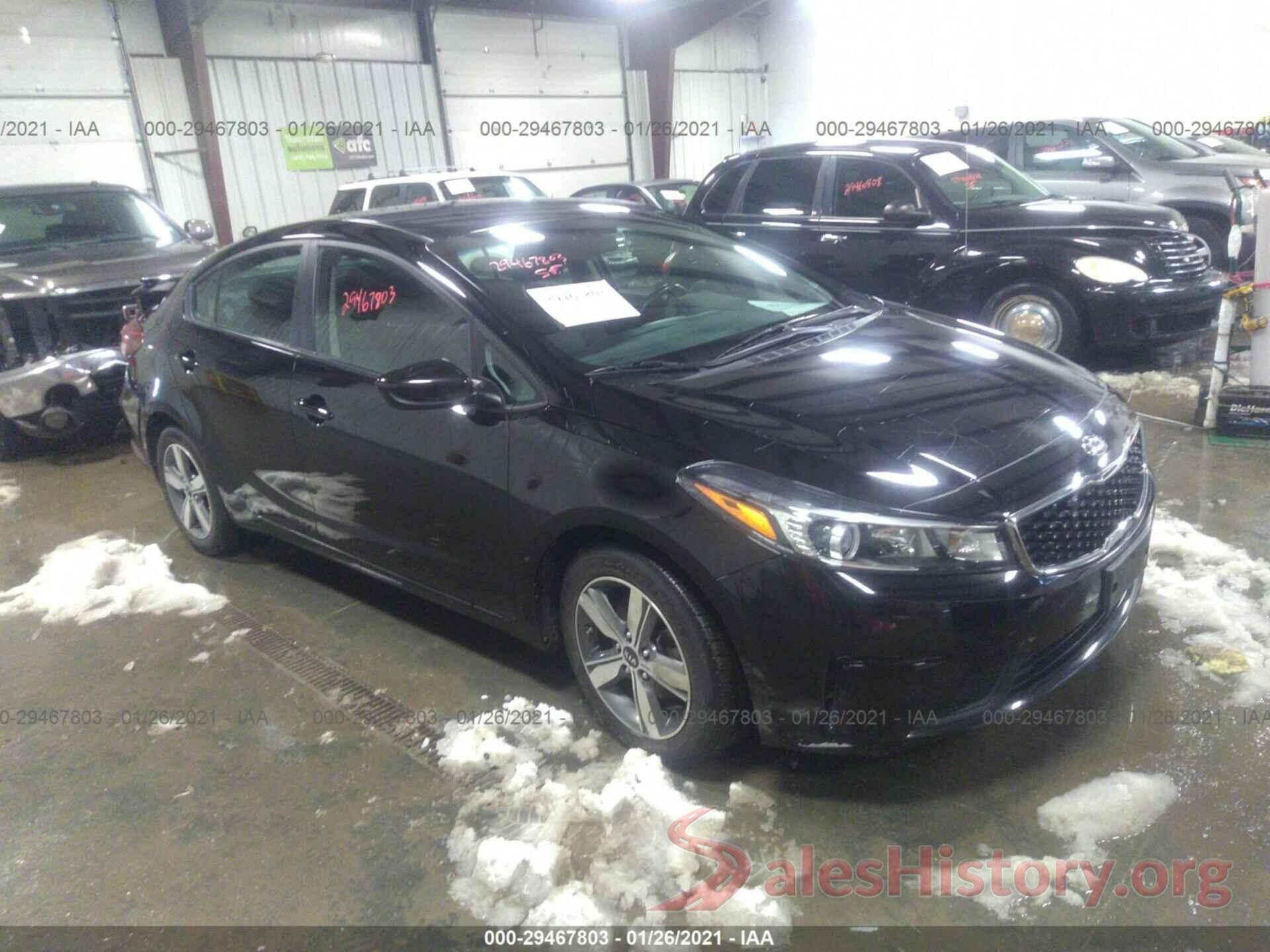 3KPFL4A70JE255888 2018 KIA FORTE