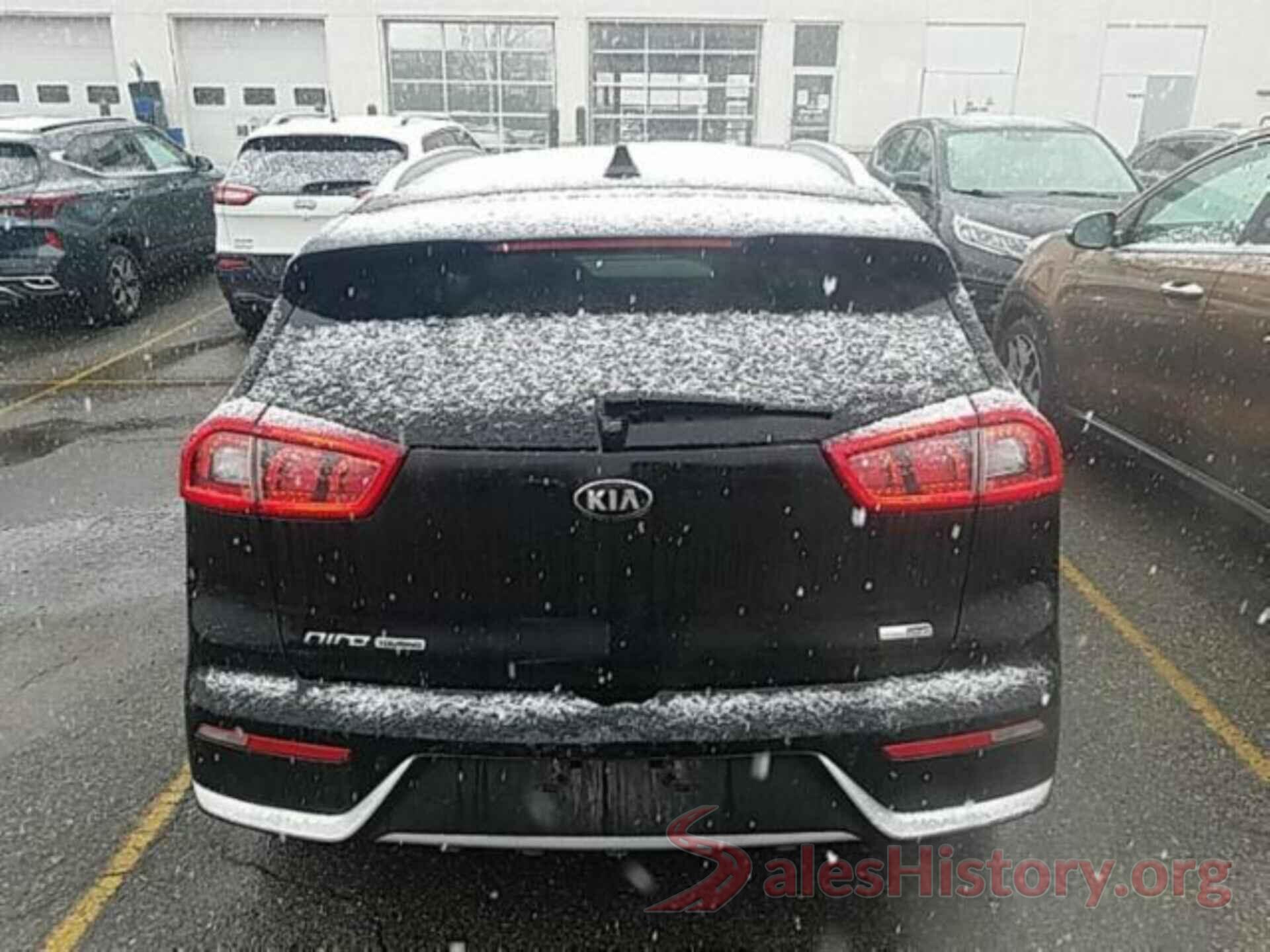 KNDCE3LC3J5161145 2018 KIA NIRO