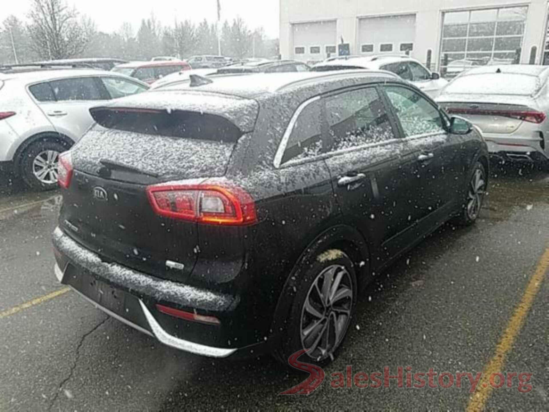 KNDCE3LC3J5161145 2018 KIA NIRO