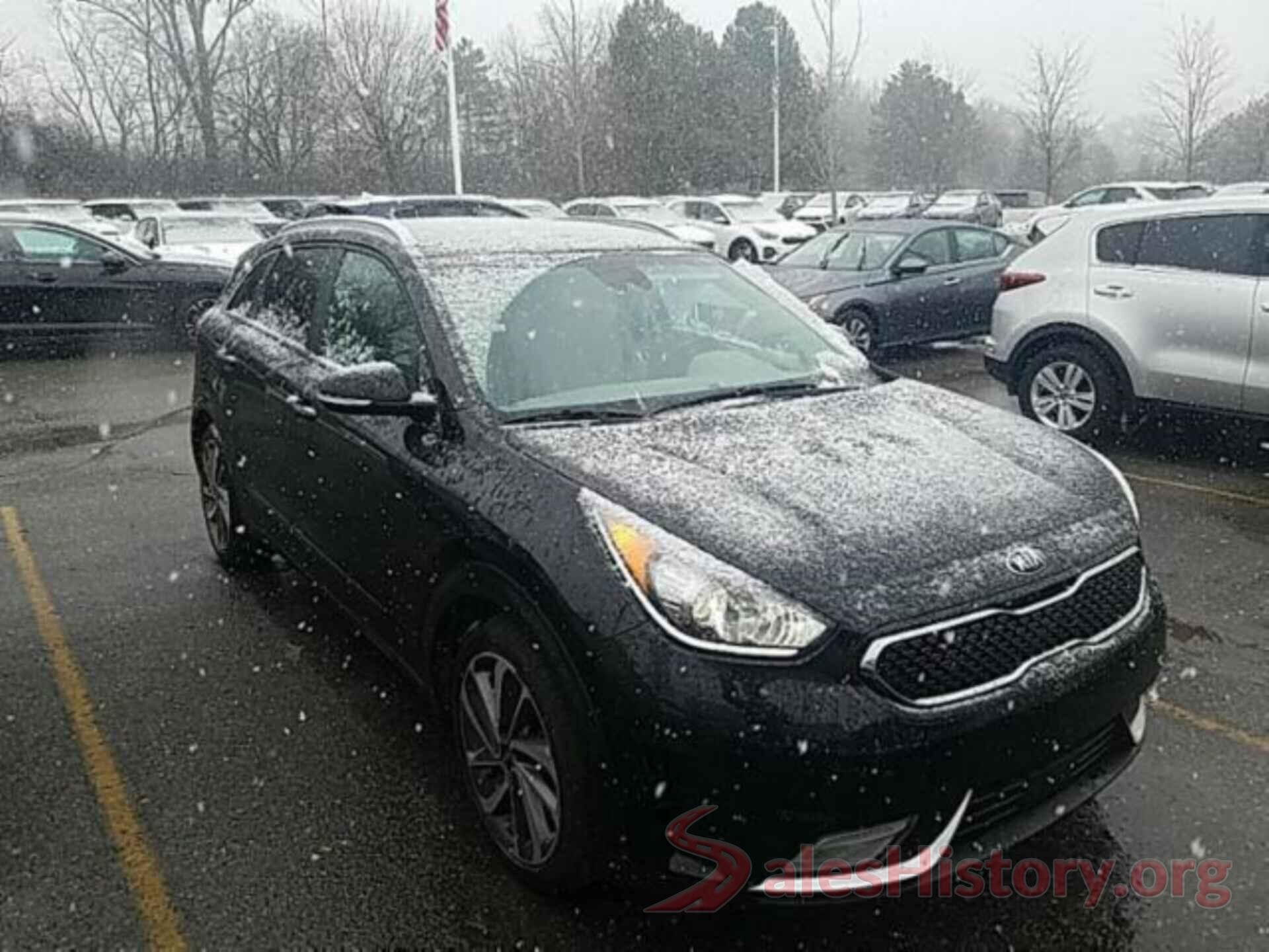 KNDCE3LC3J5161145 2018 KIA NIRO