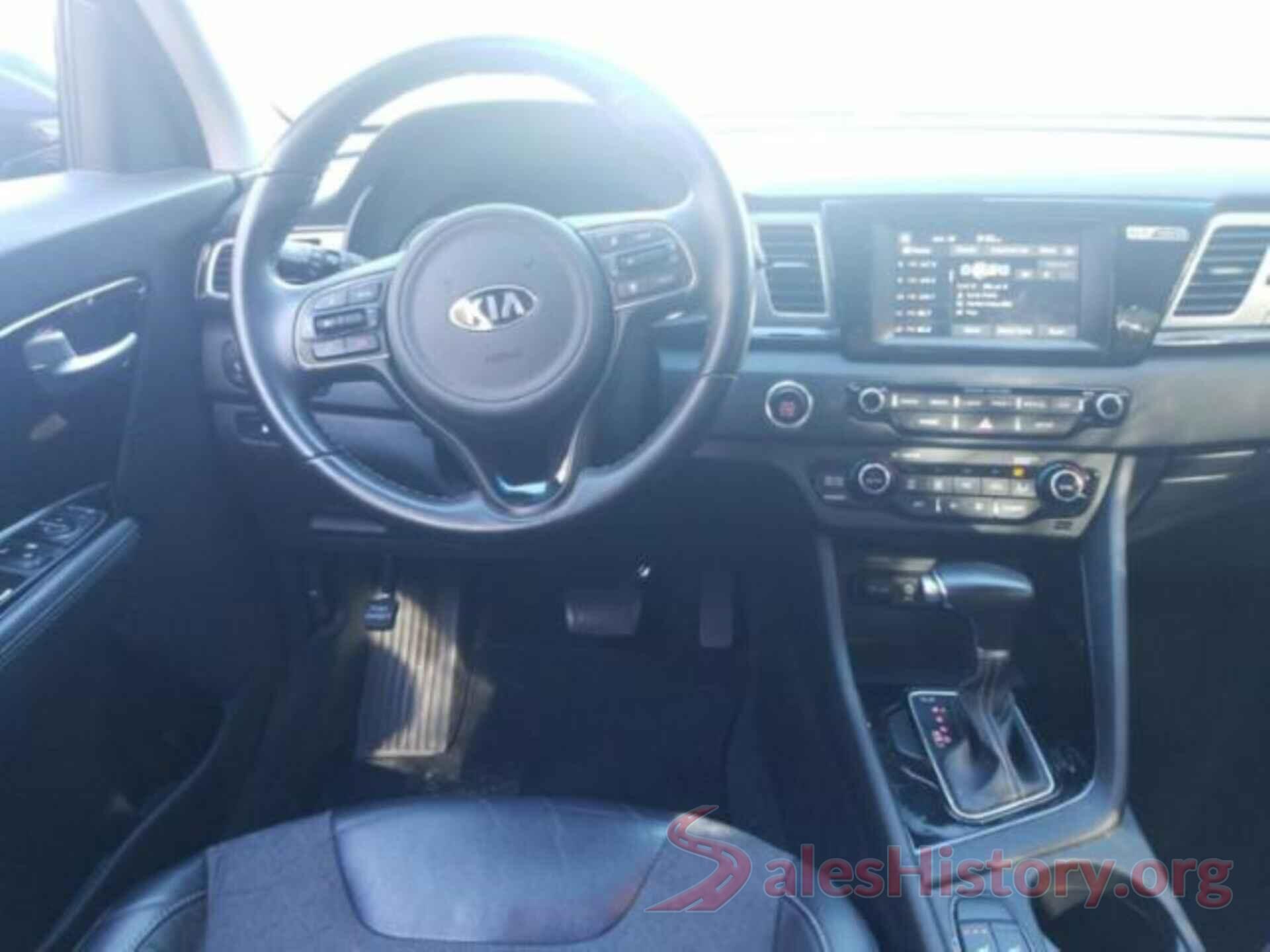 KNDCC3LC5J5108131 2018 KIA NIRO