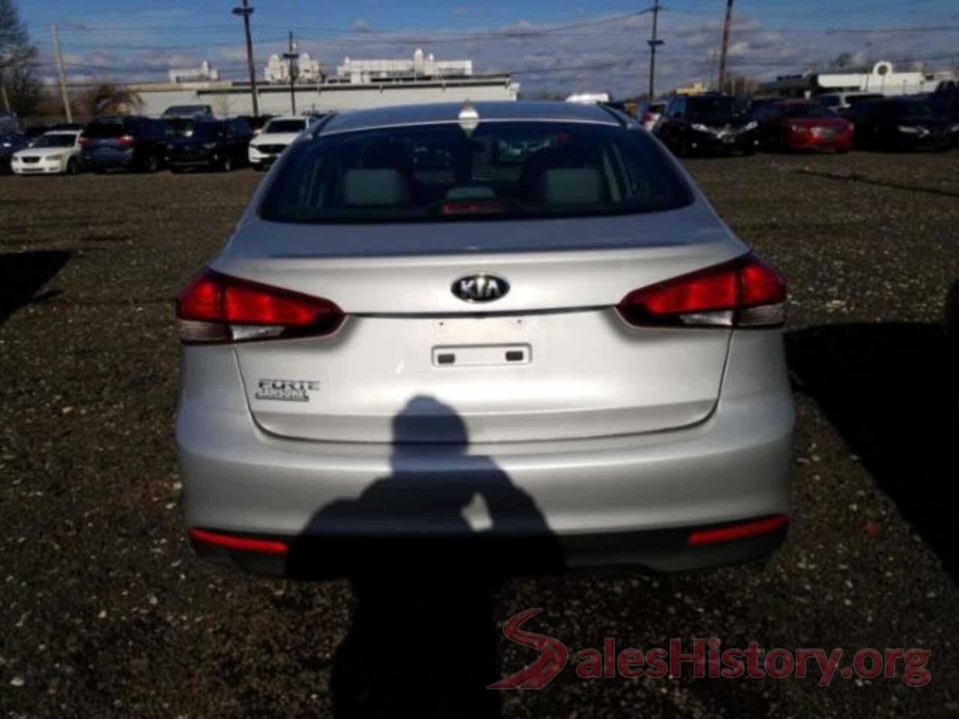 3KPFL4A77JE193843 2018 KIA FORTE